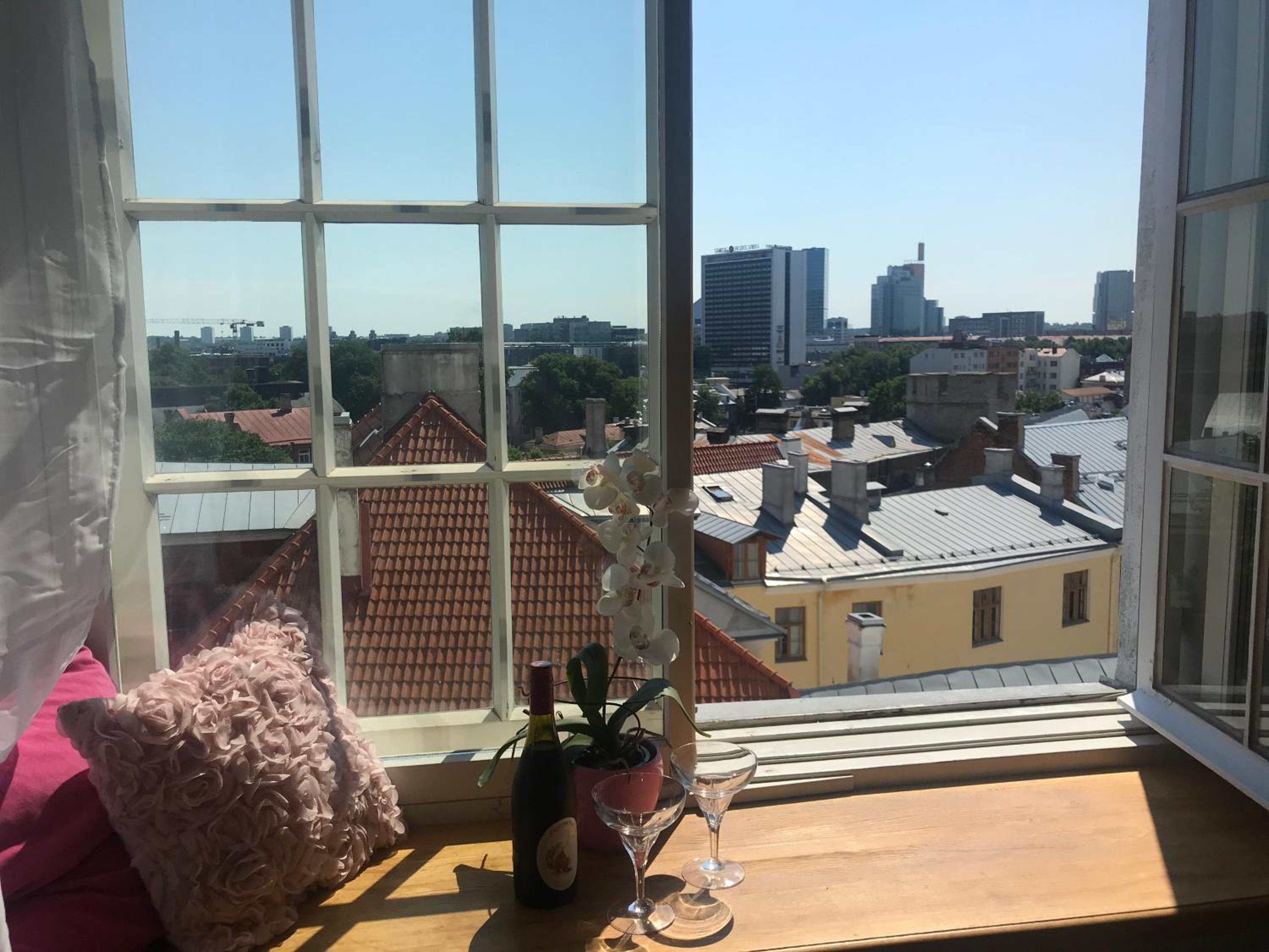 Cozy oldtown studio with magnific city view view 3