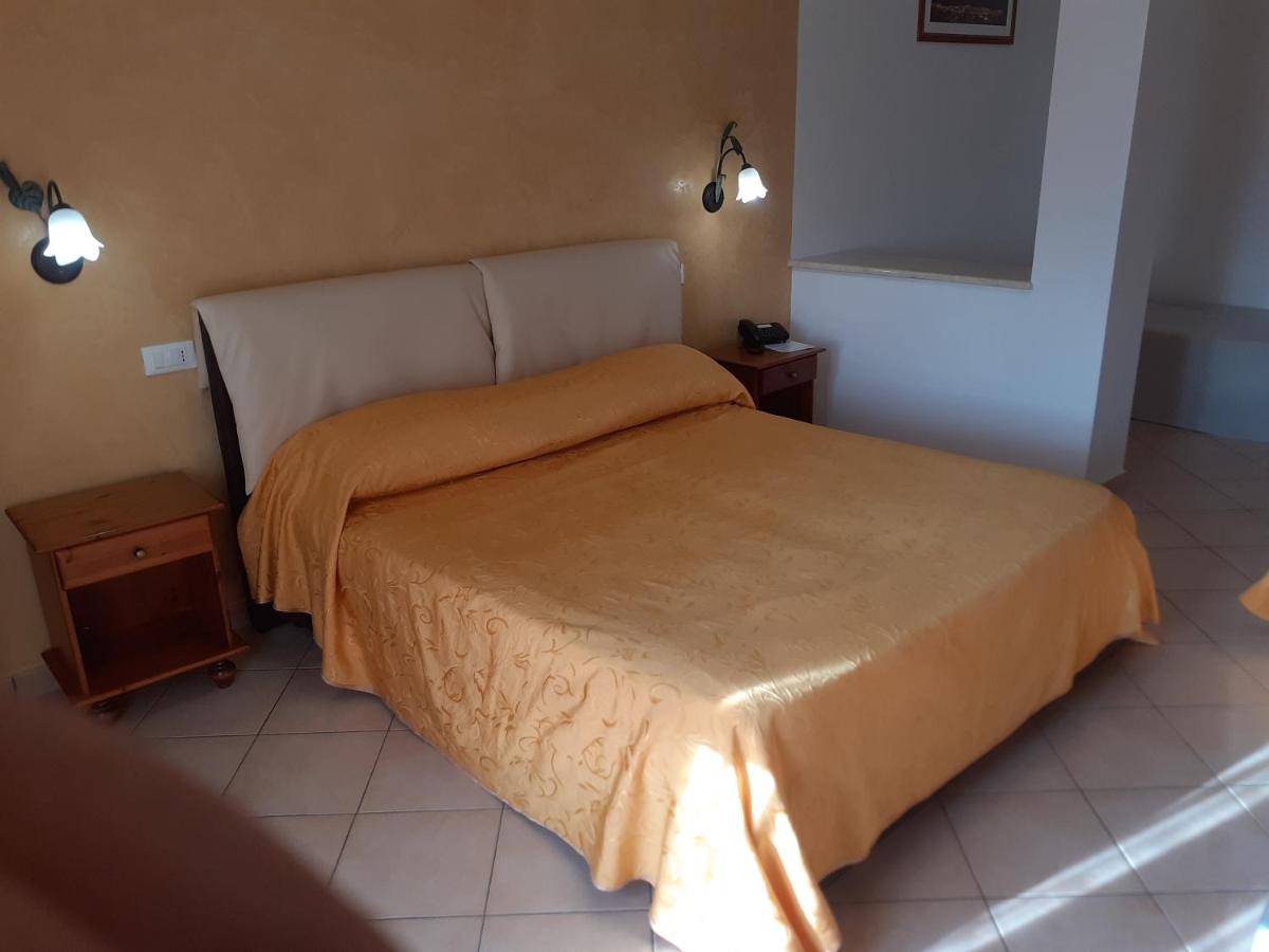 Hotel H- Rooms La Darsena - Image 1