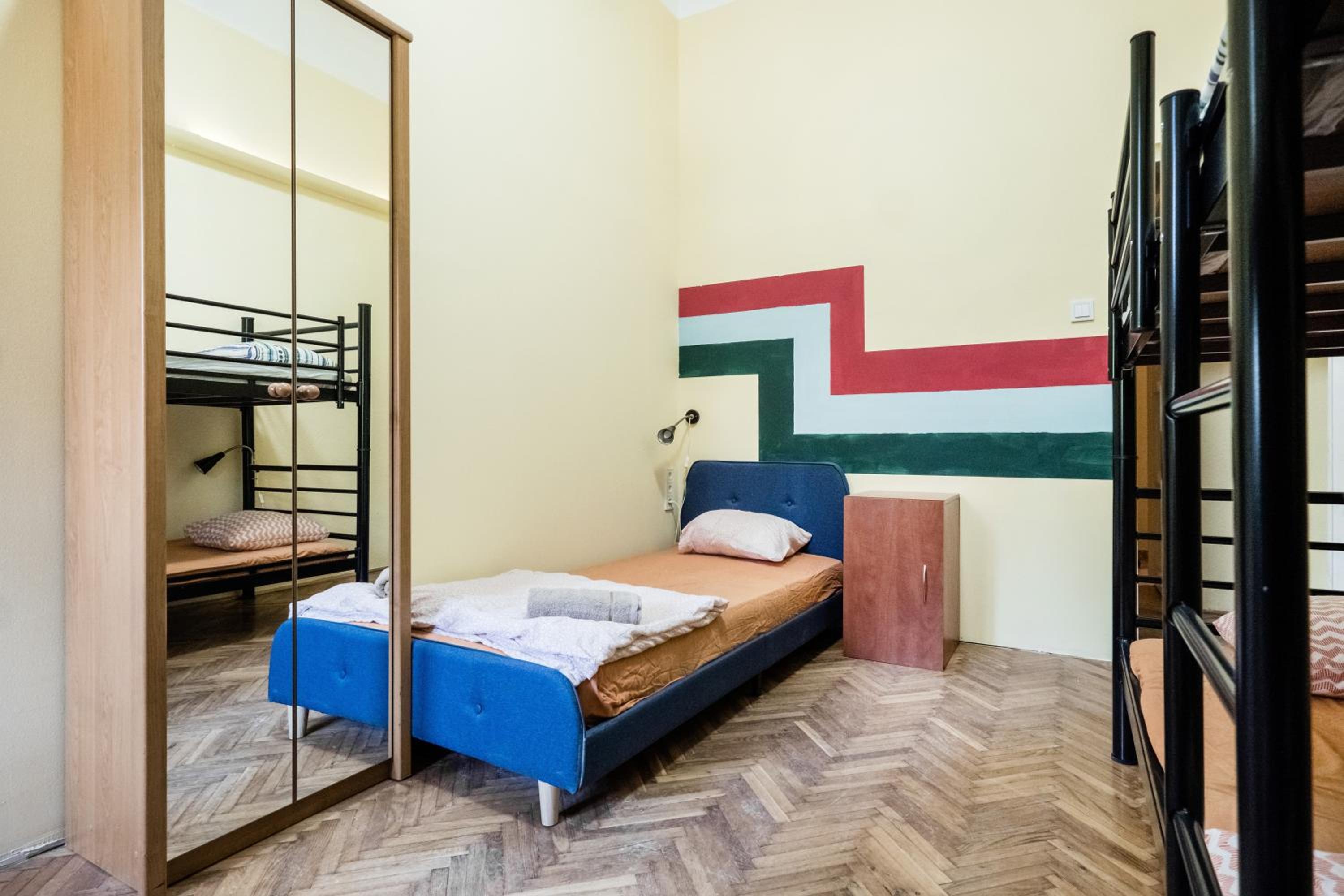 Baroque Hostel & Coworking