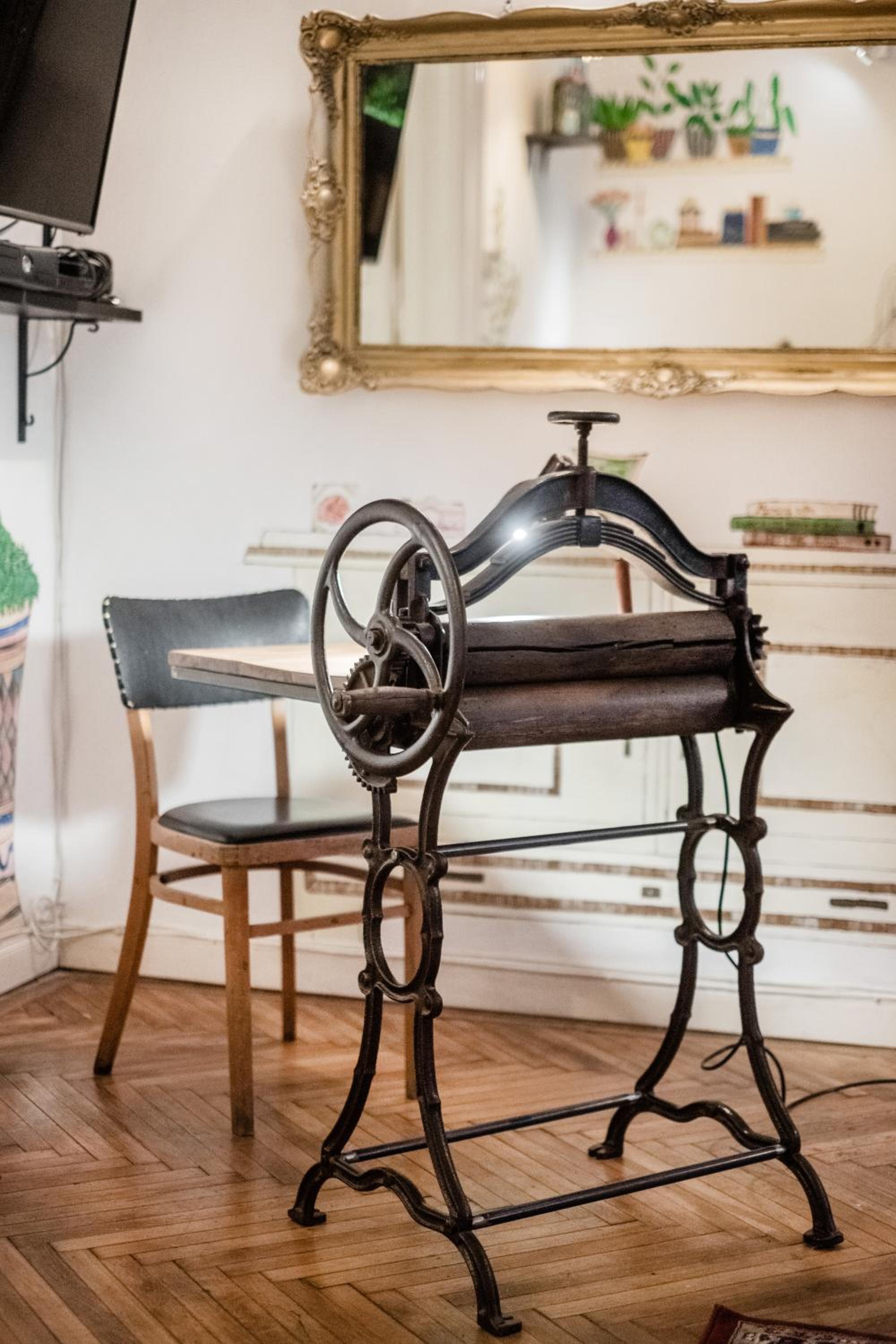 Baroque Hostel & Coworking