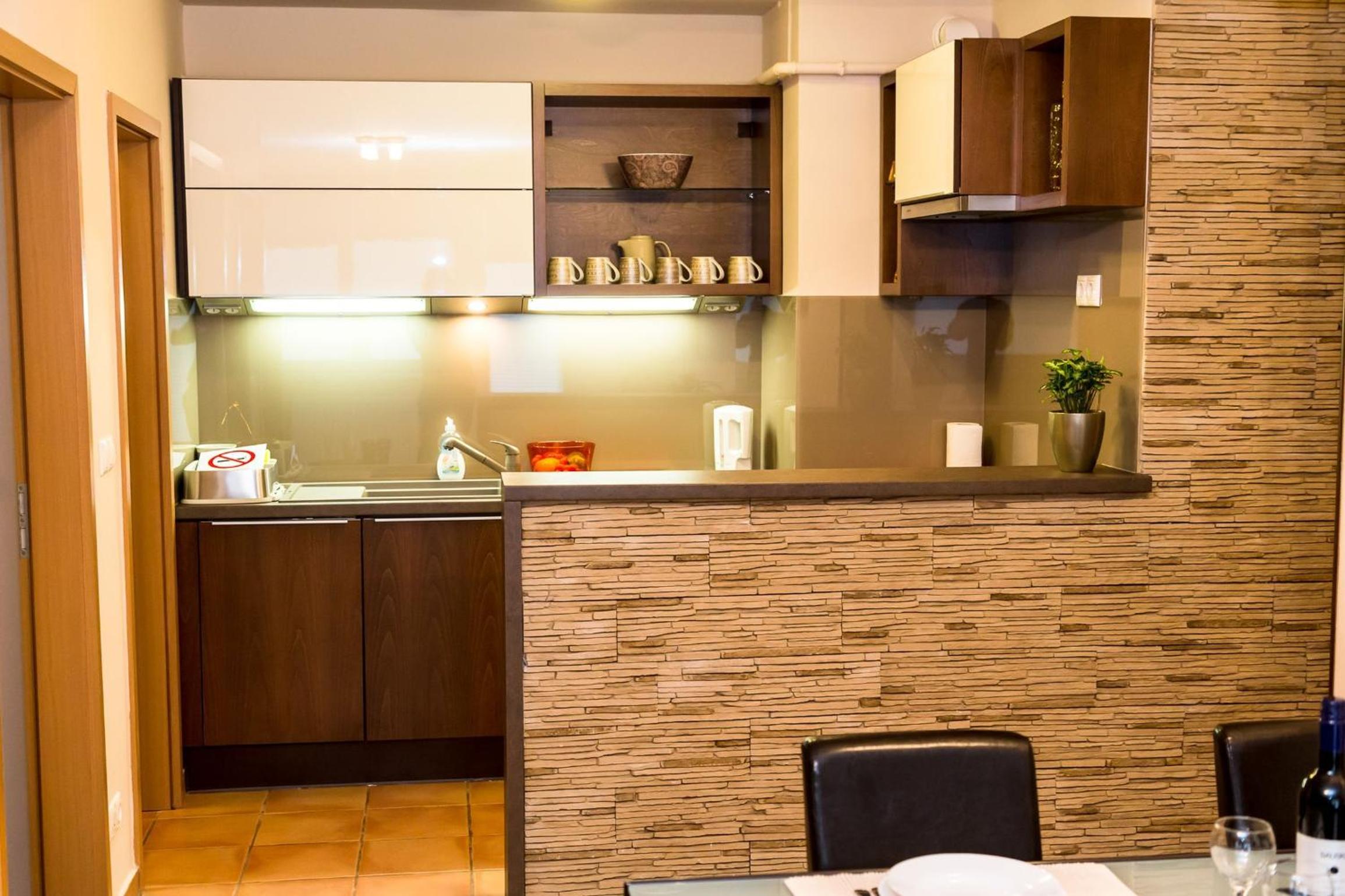 Arpad Bridge Apartments