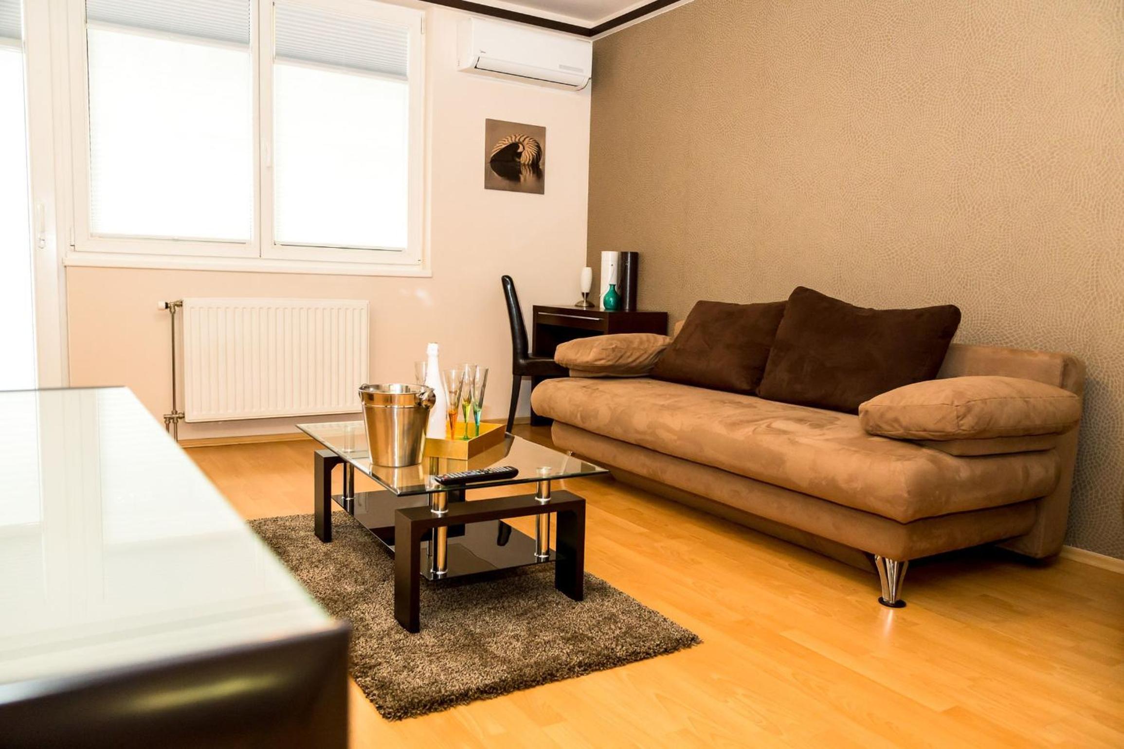 Arpad Bridge Apartments