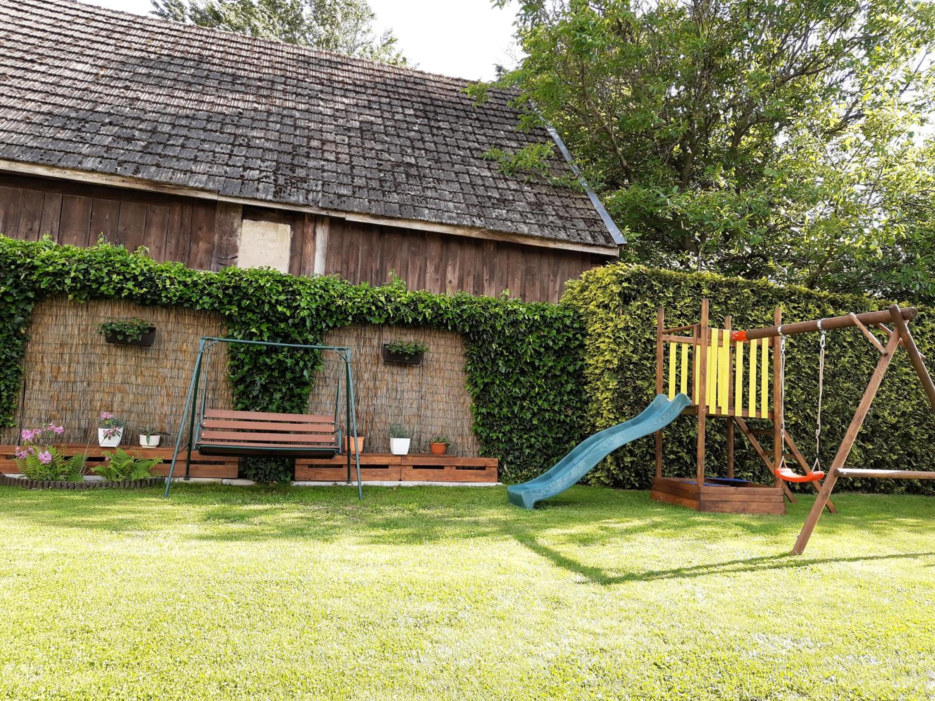 Photo 10
