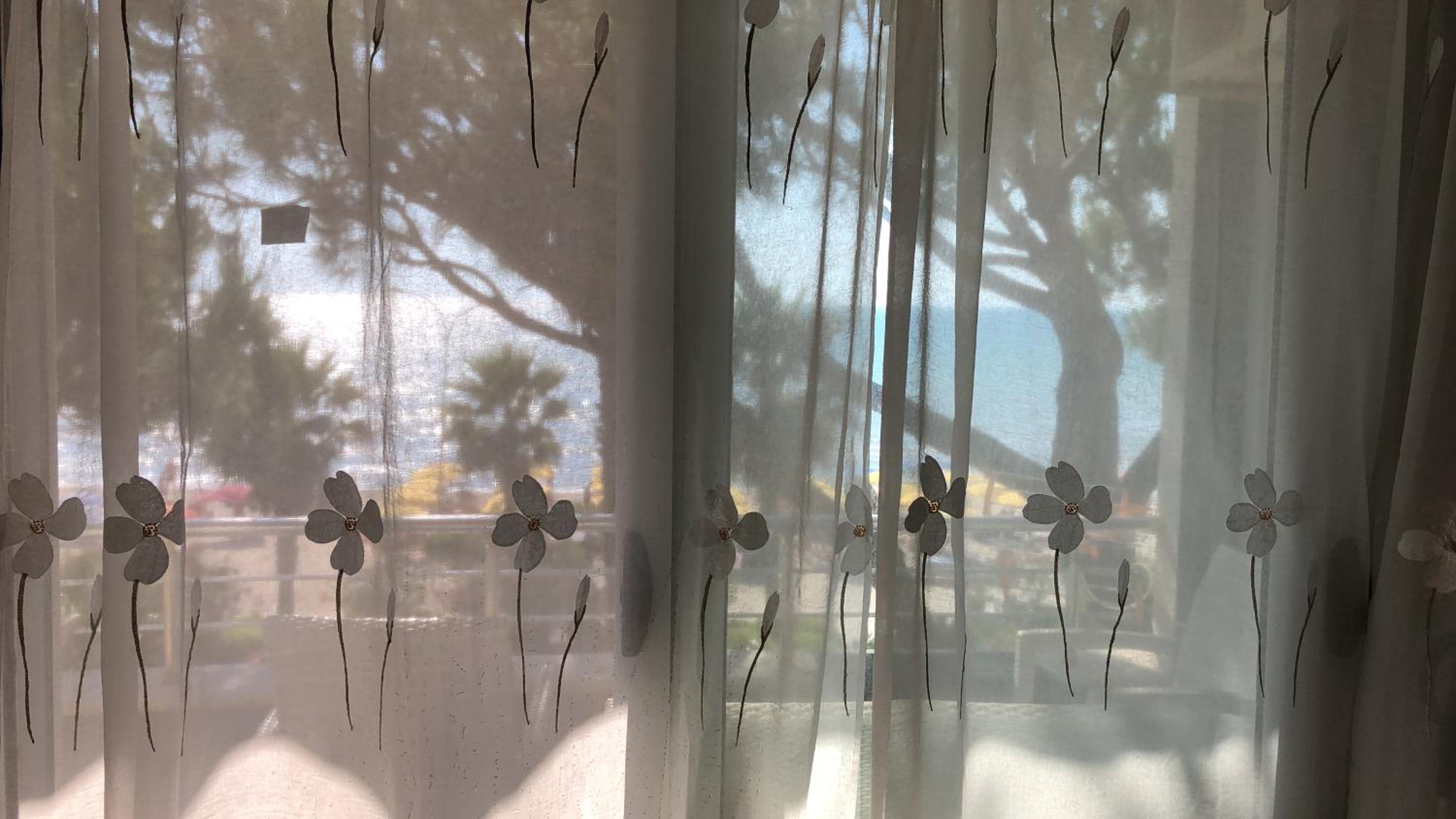 Mali i Robit Beachfront Apartment