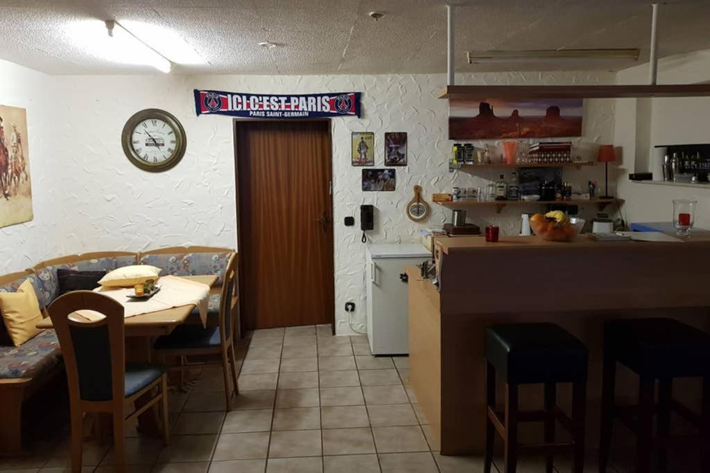 Ferienwohnung und Monteurwohnung mit großer begehbarer Dusche
