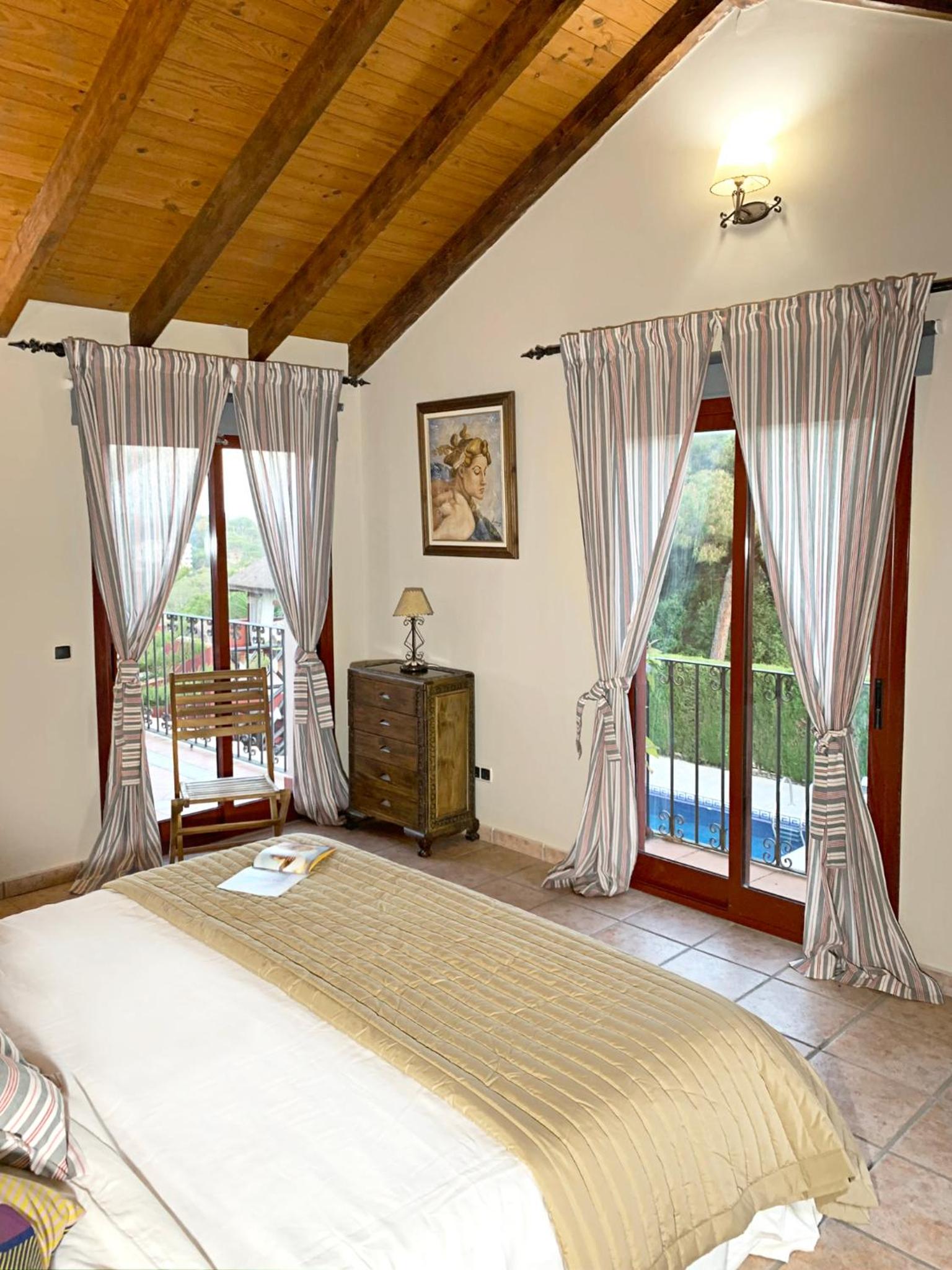 VILLA NABRISA MARBELLA, 5 BEDROOM, PRIVATE POOL, GARDEN, BBQ view 4