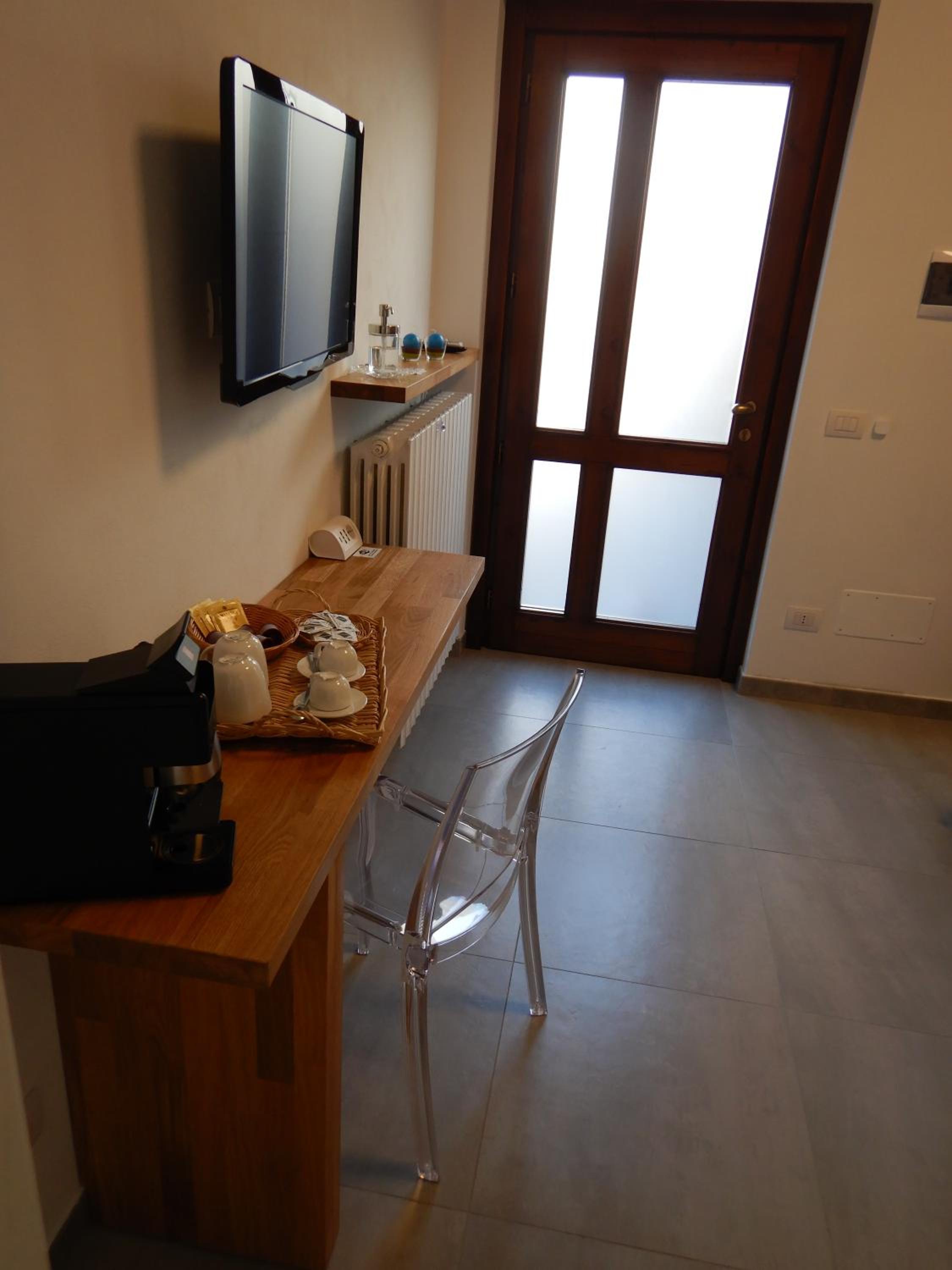 Photo 8