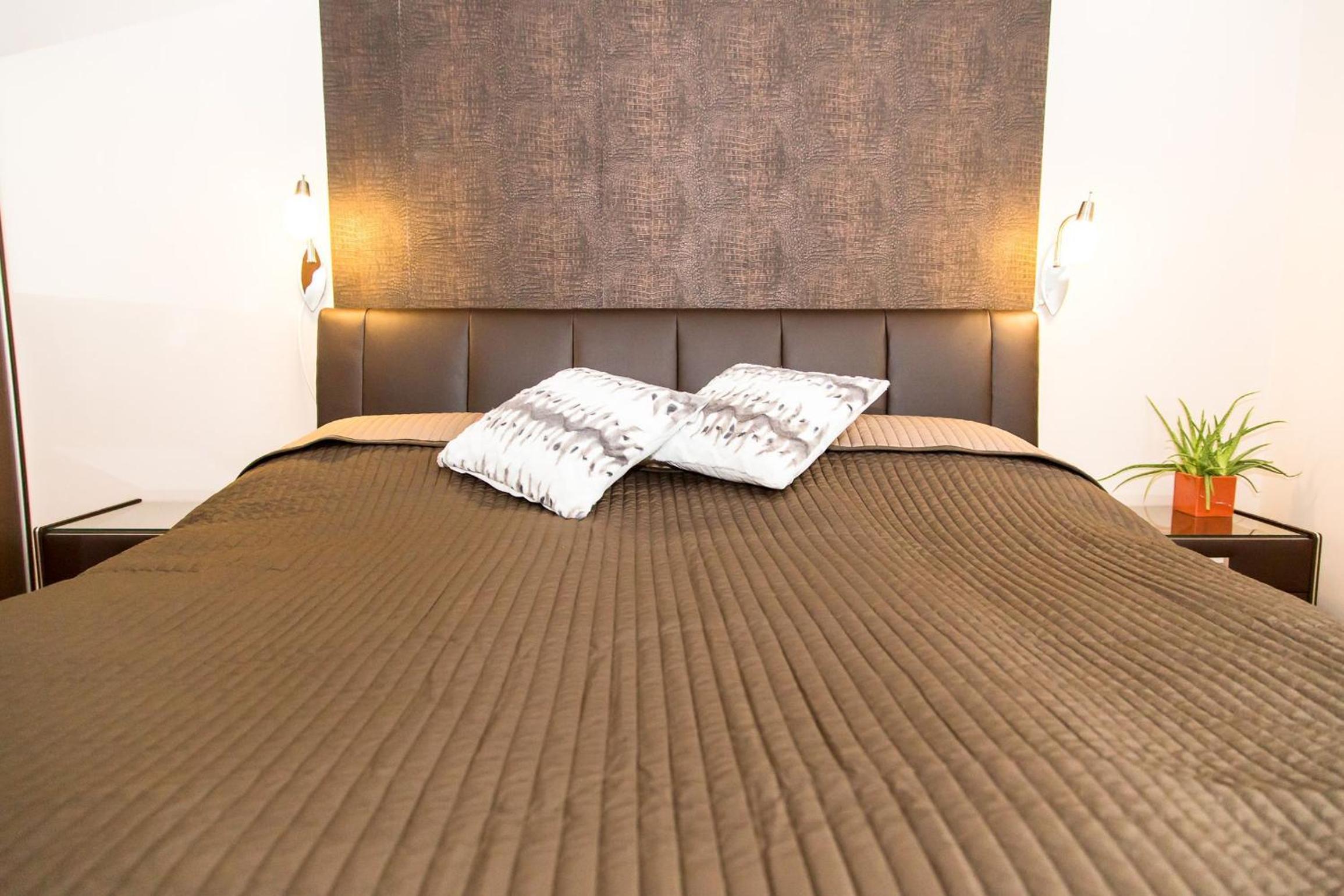 Arpad Bridge Apartments