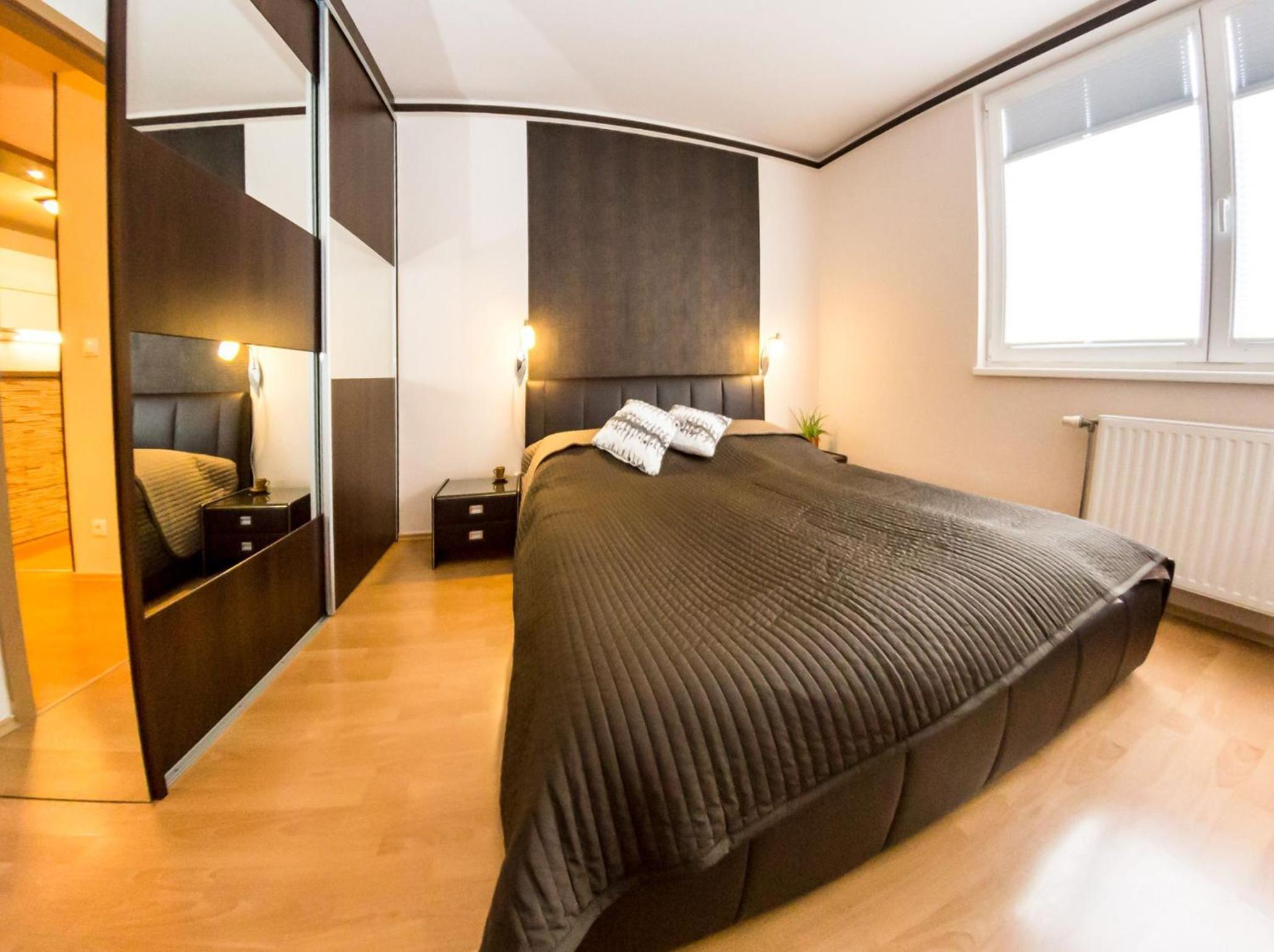 Arpad Bridge Apartments