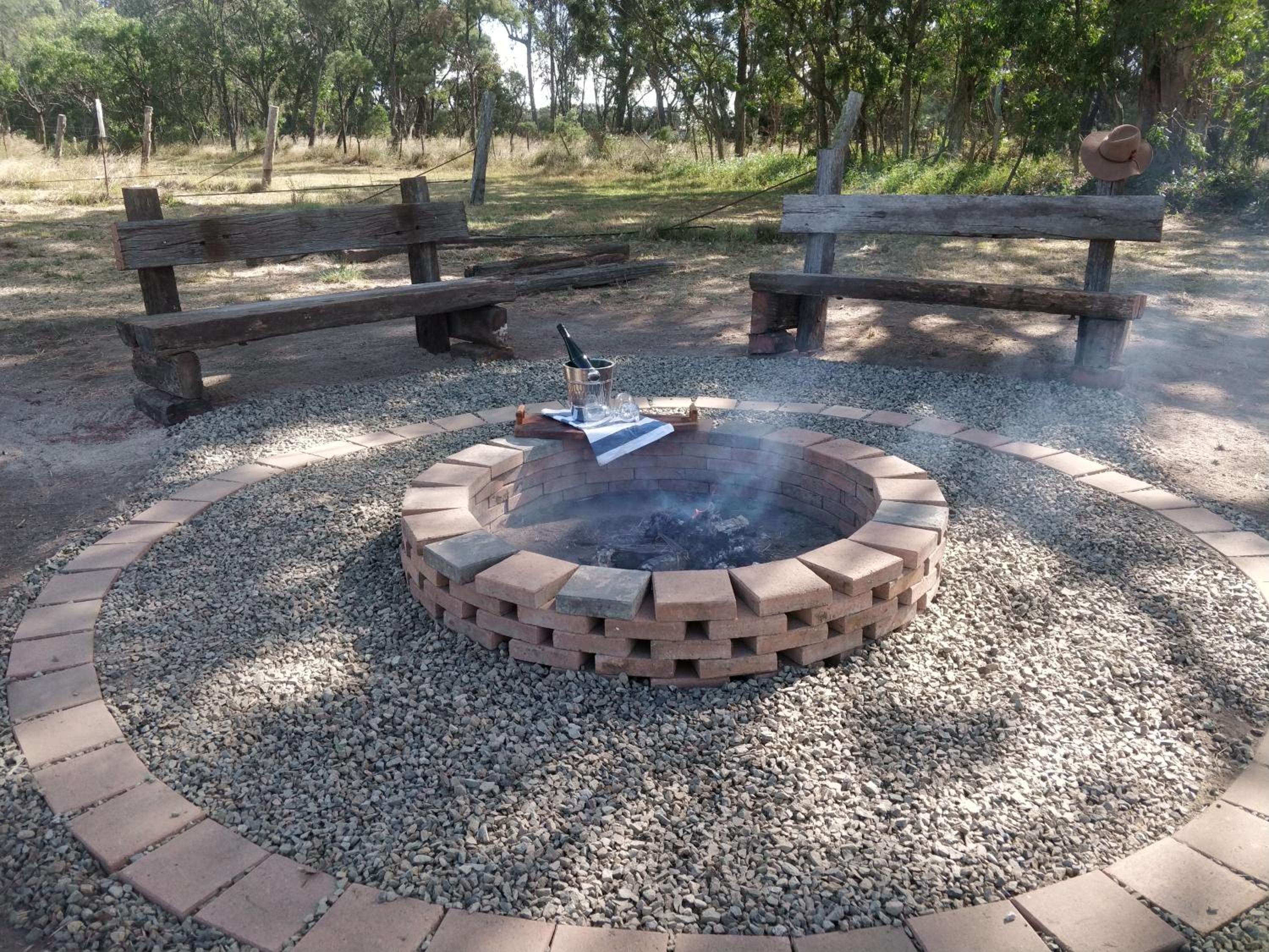 Straw House Farm - STANTHORPE