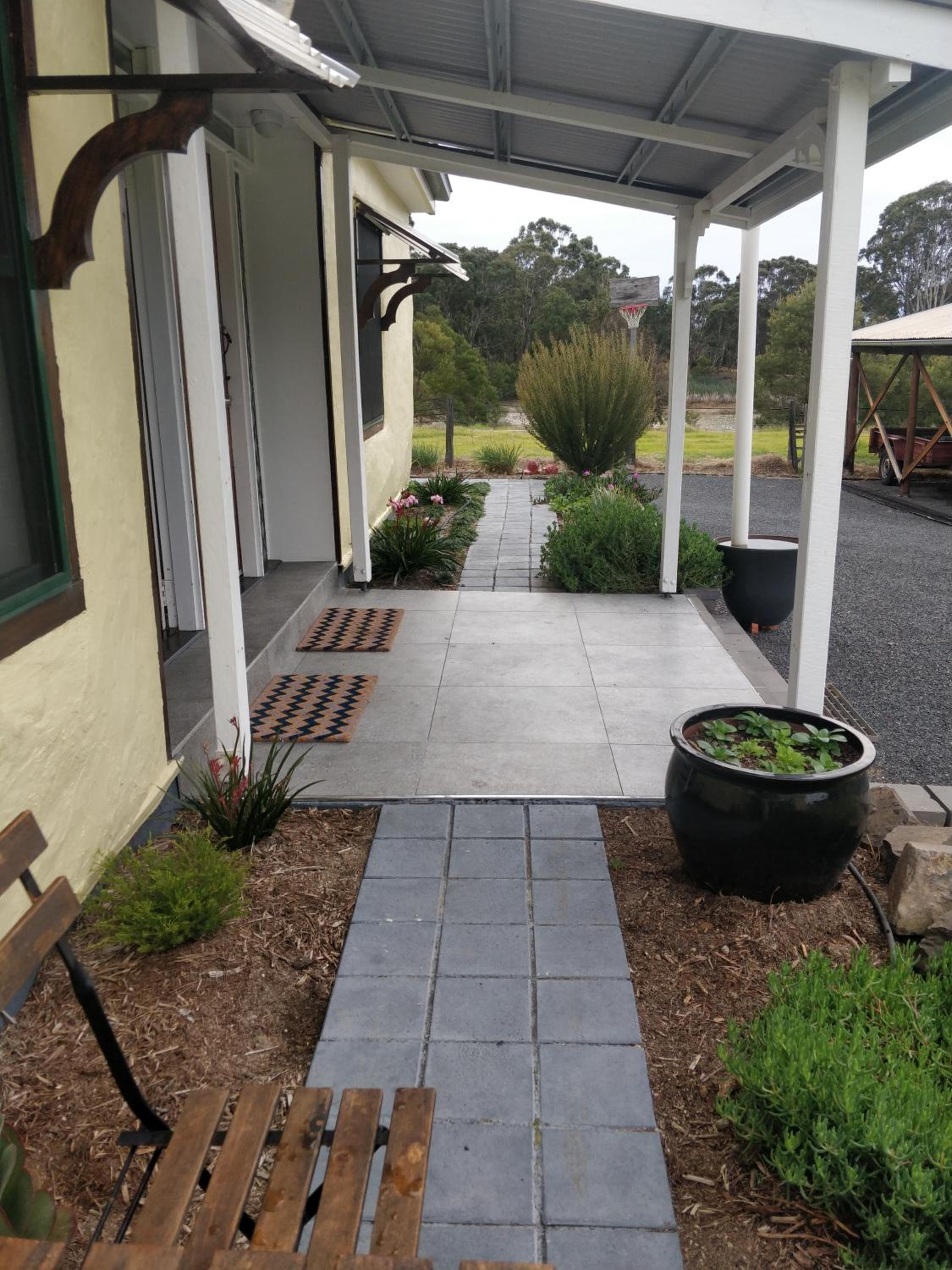 Straw House Farm - STANTHORPE