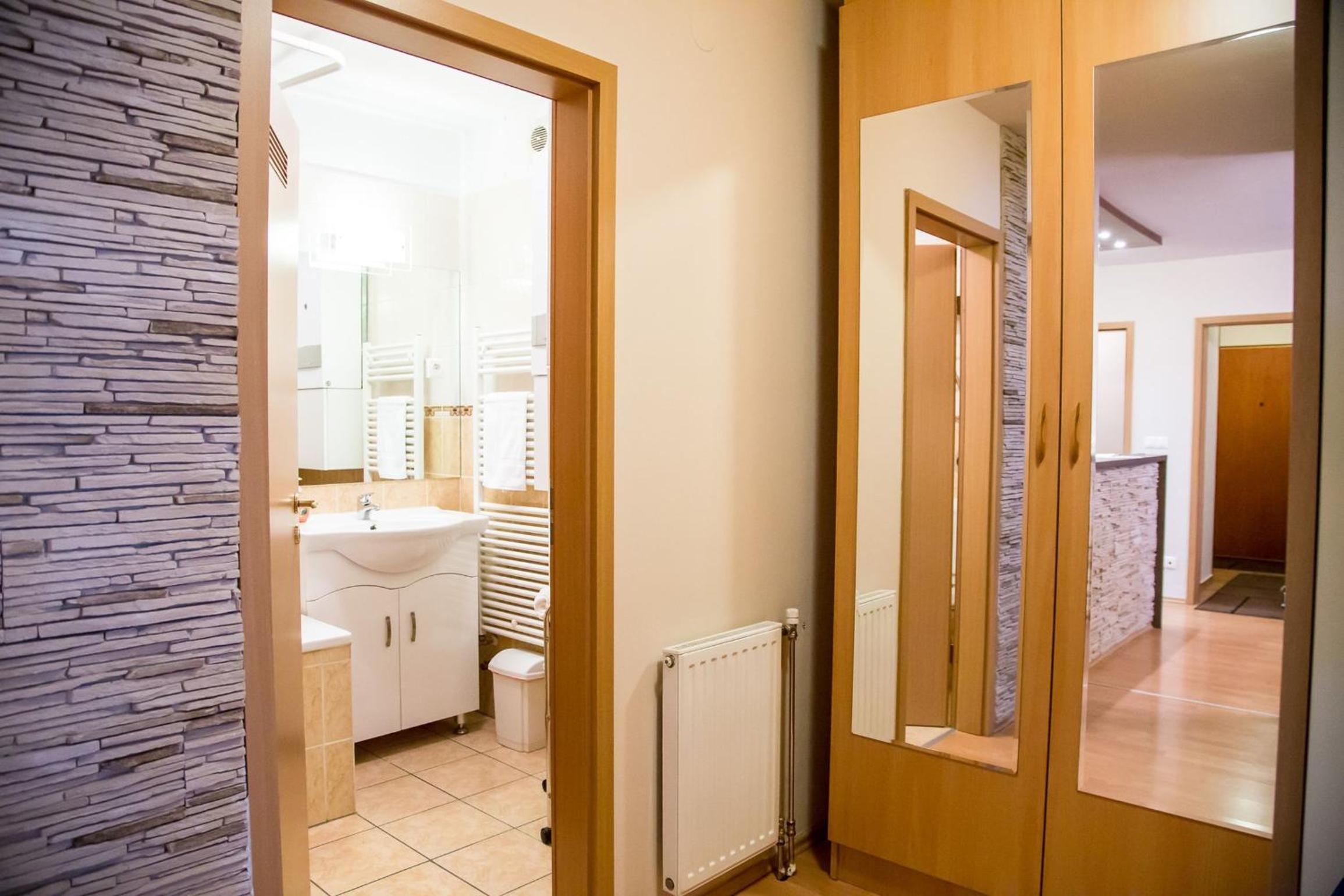 Arpad Bridge Apartments