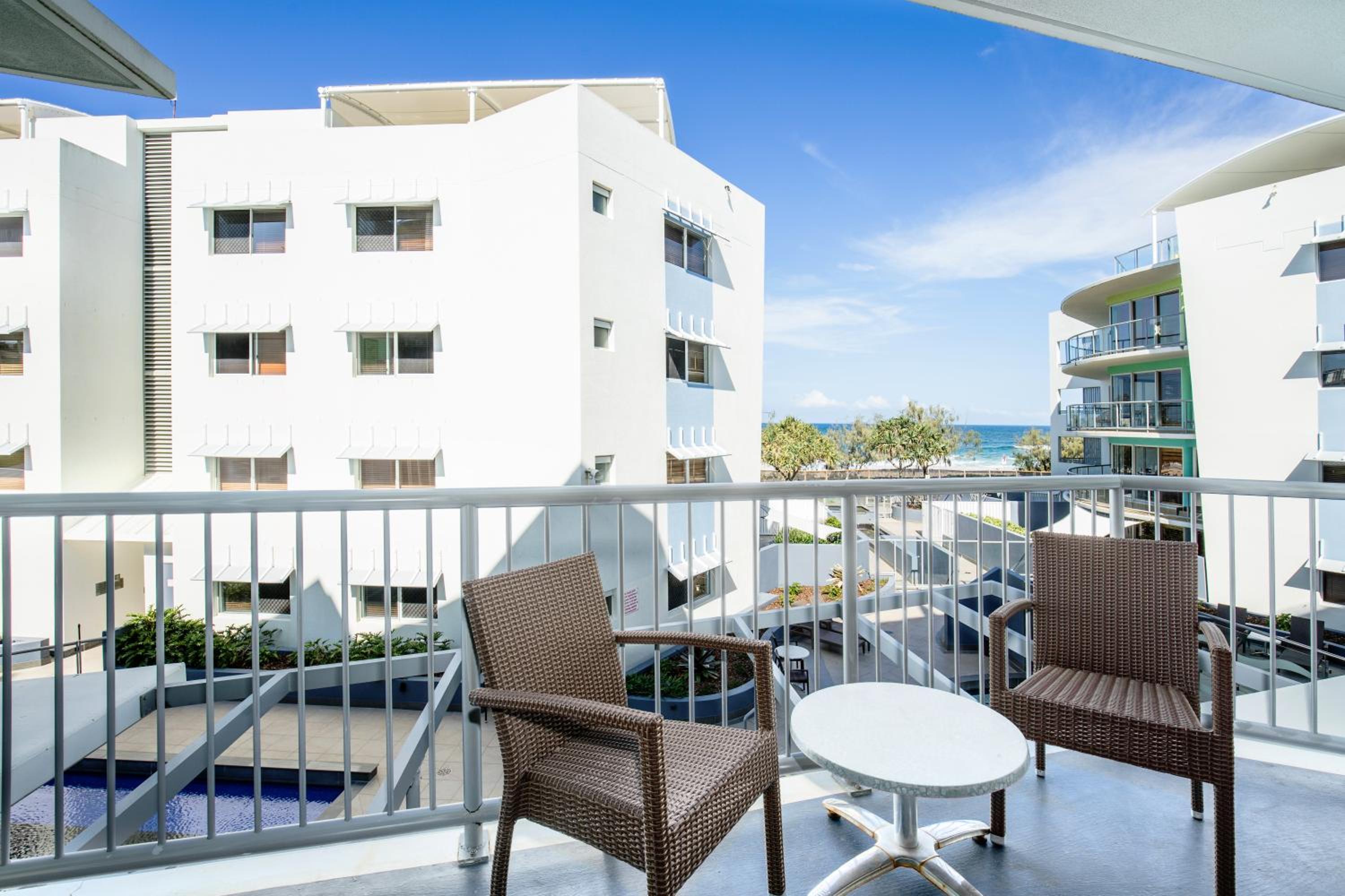 Rolling Surf Resort - Image 3