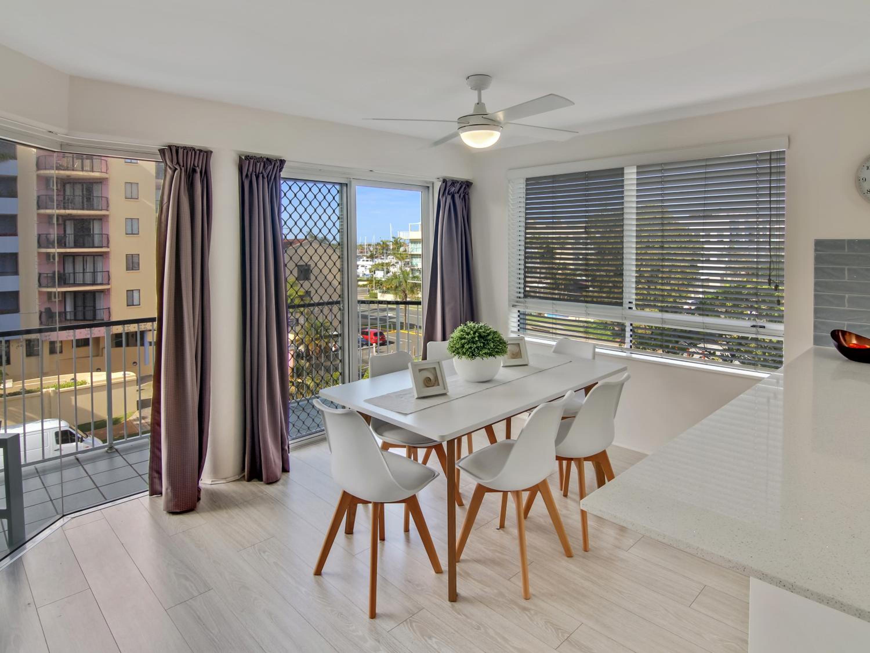 MAINSAIL8- MOOLOOLABA BEACH view 4