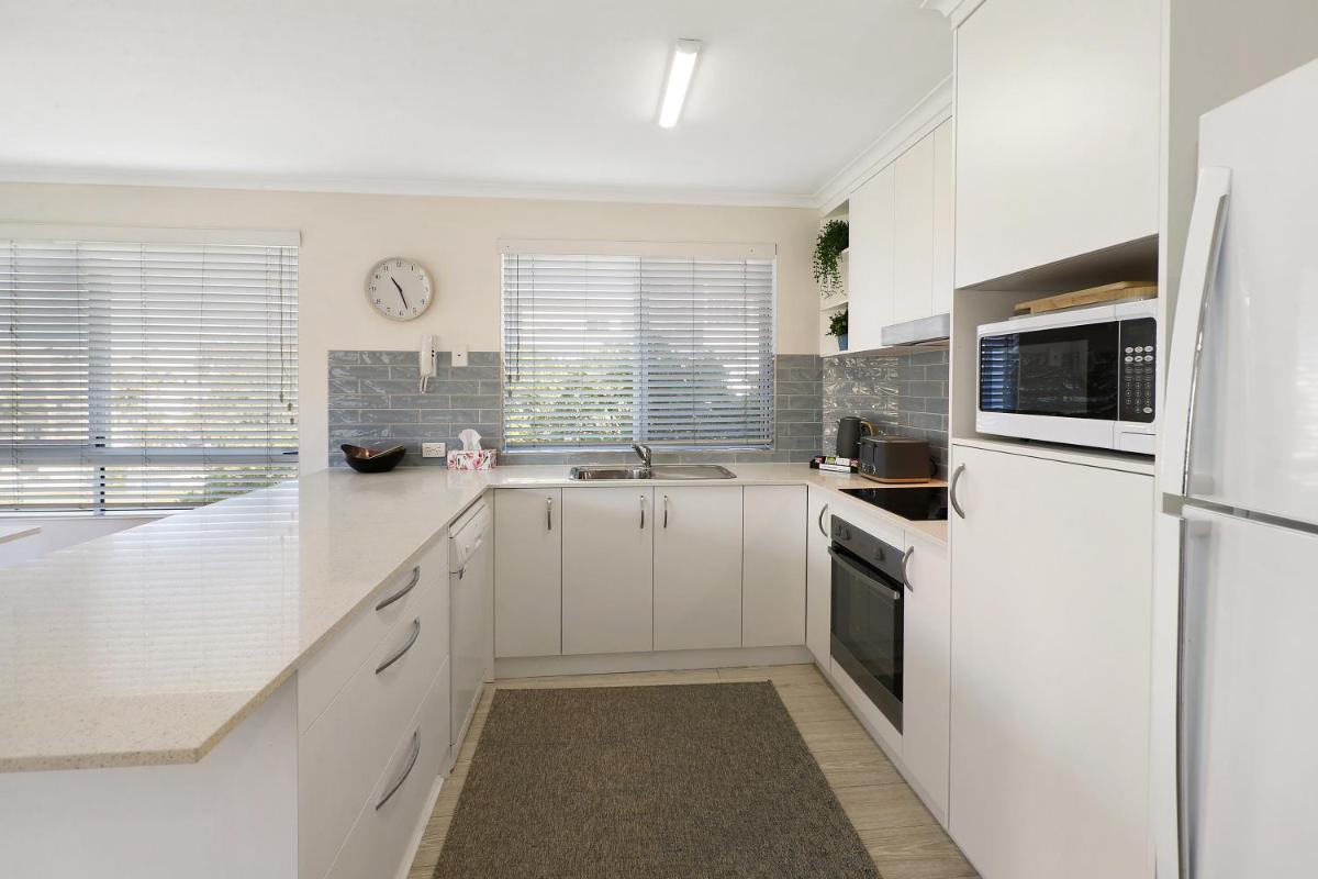 MAINSAIL8- MOOLOOLABA BEACH view 2