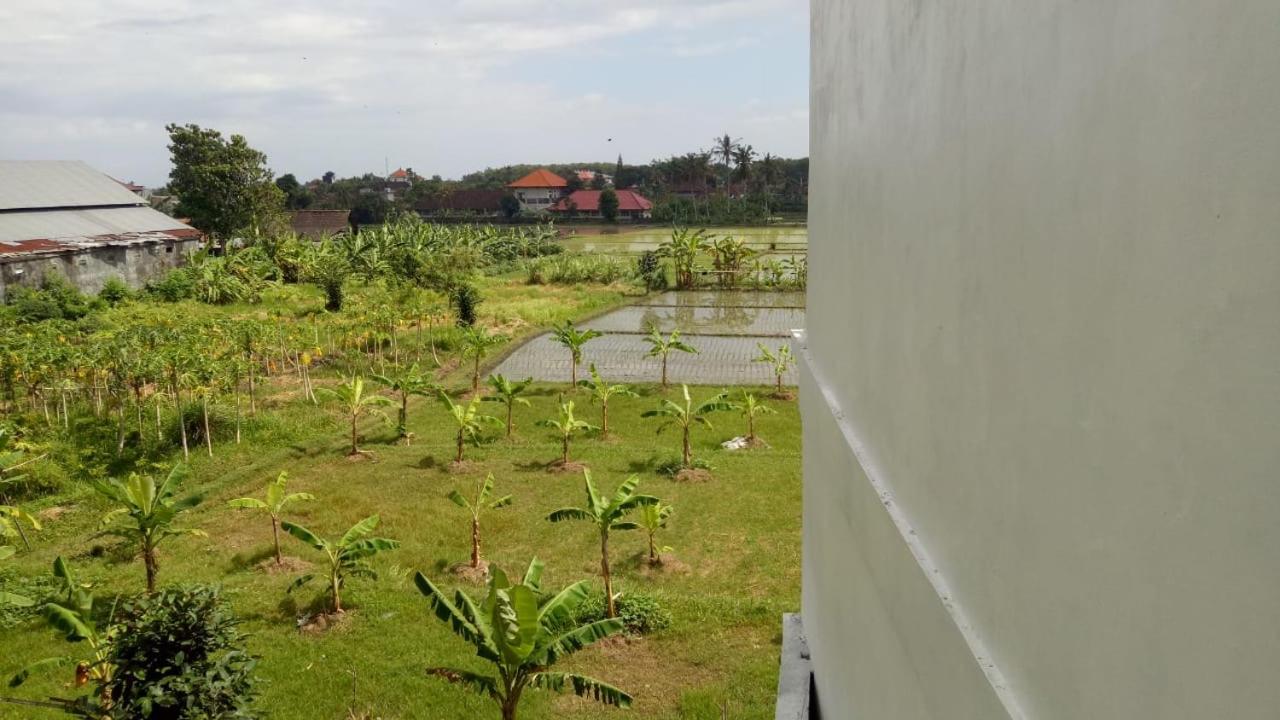 Urbanview Hotel Lilis Ikvala Radha view 3