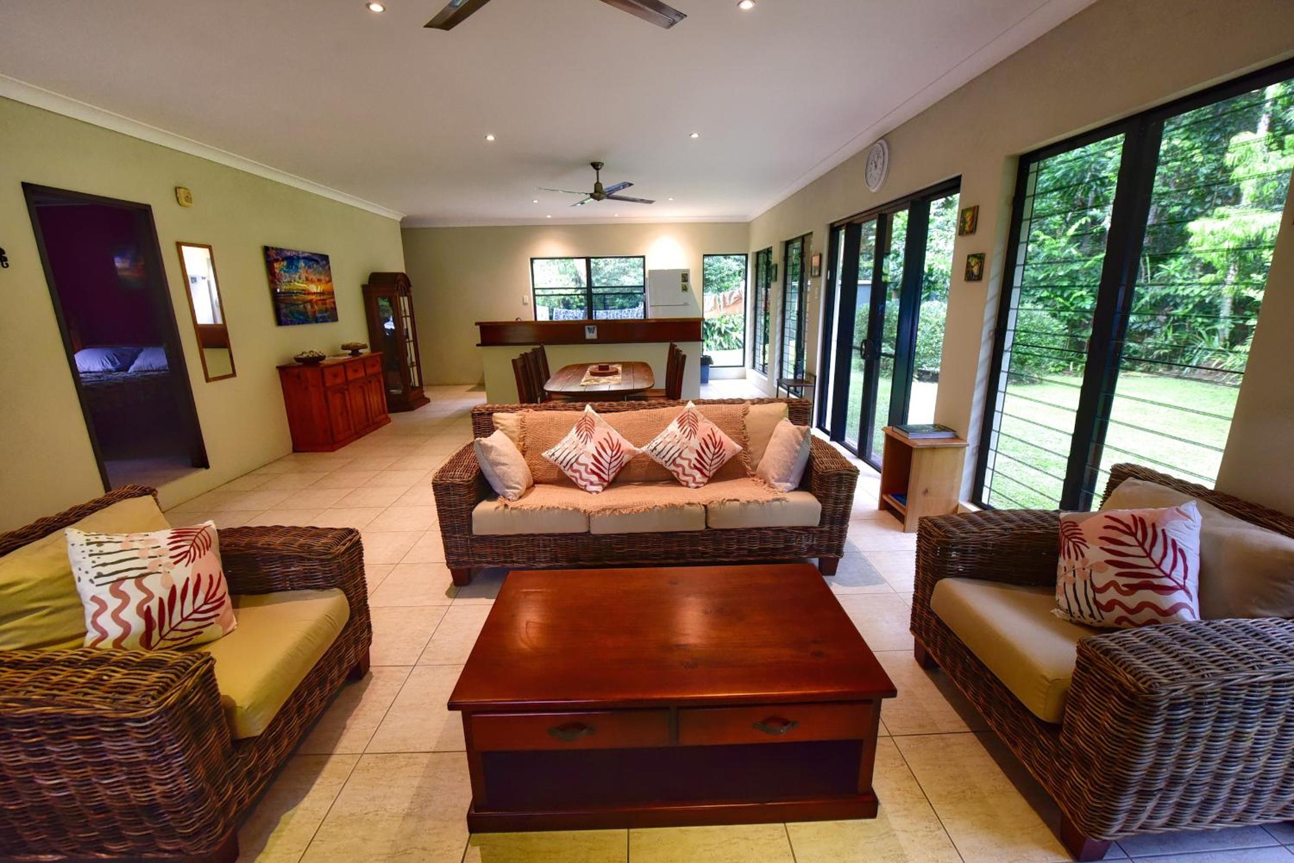 Thornton Beach Bungalows Daintree