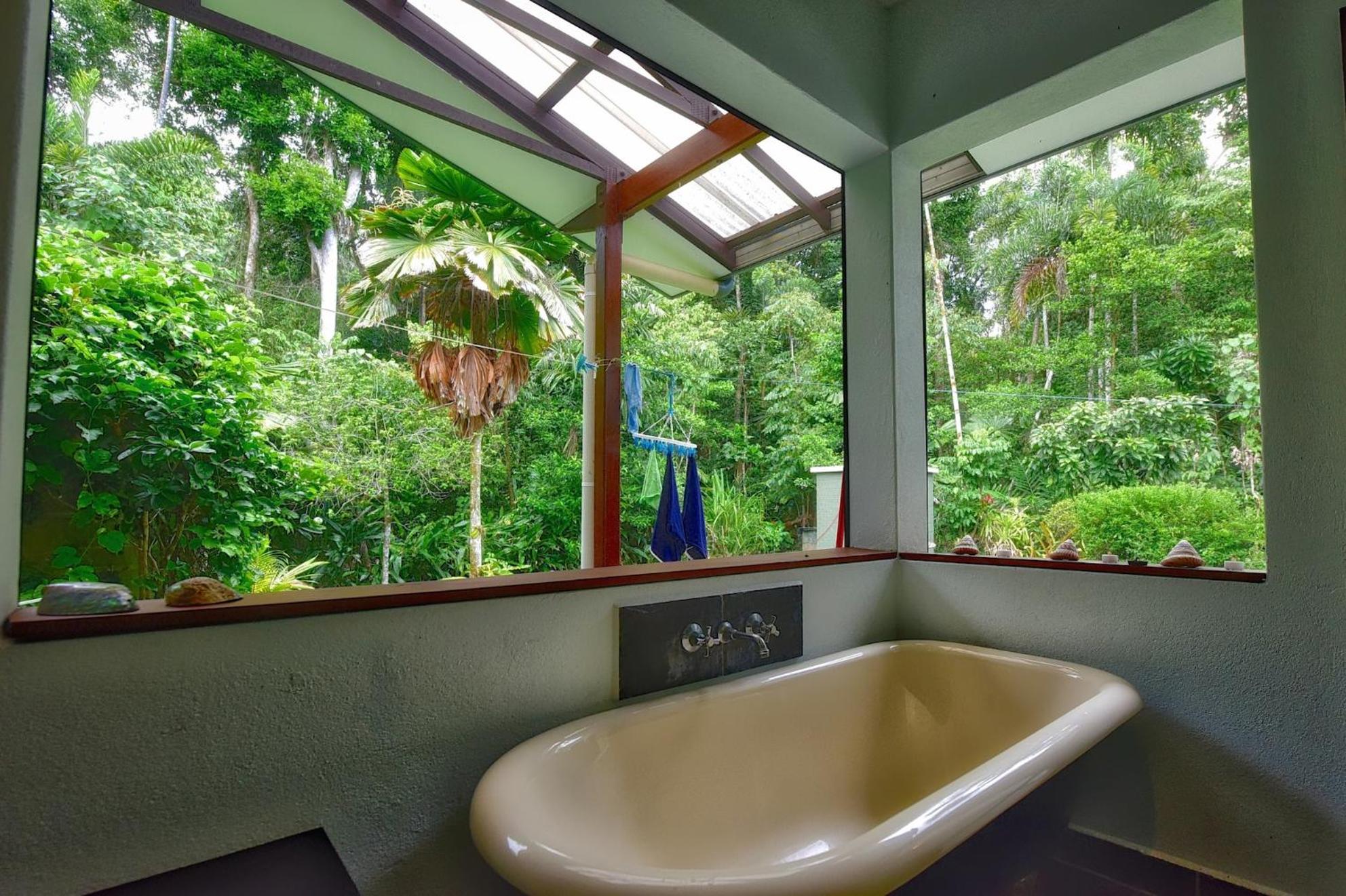 Thornton Beach Bungalows Daintree