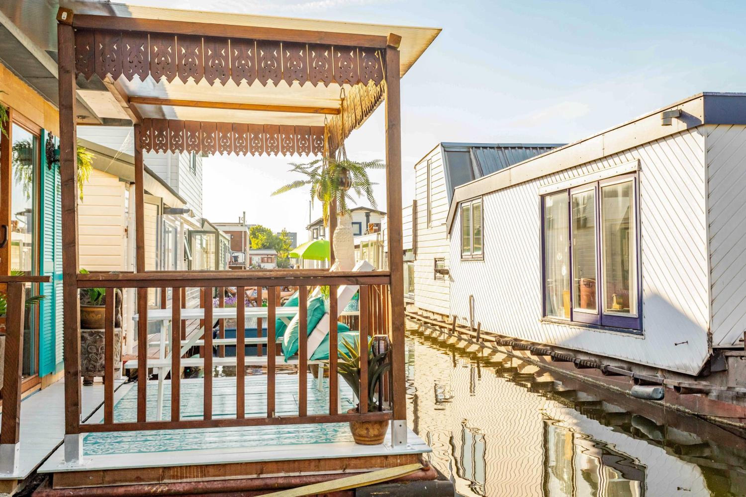 CASA KAREN - Houseboat studio with private terrace