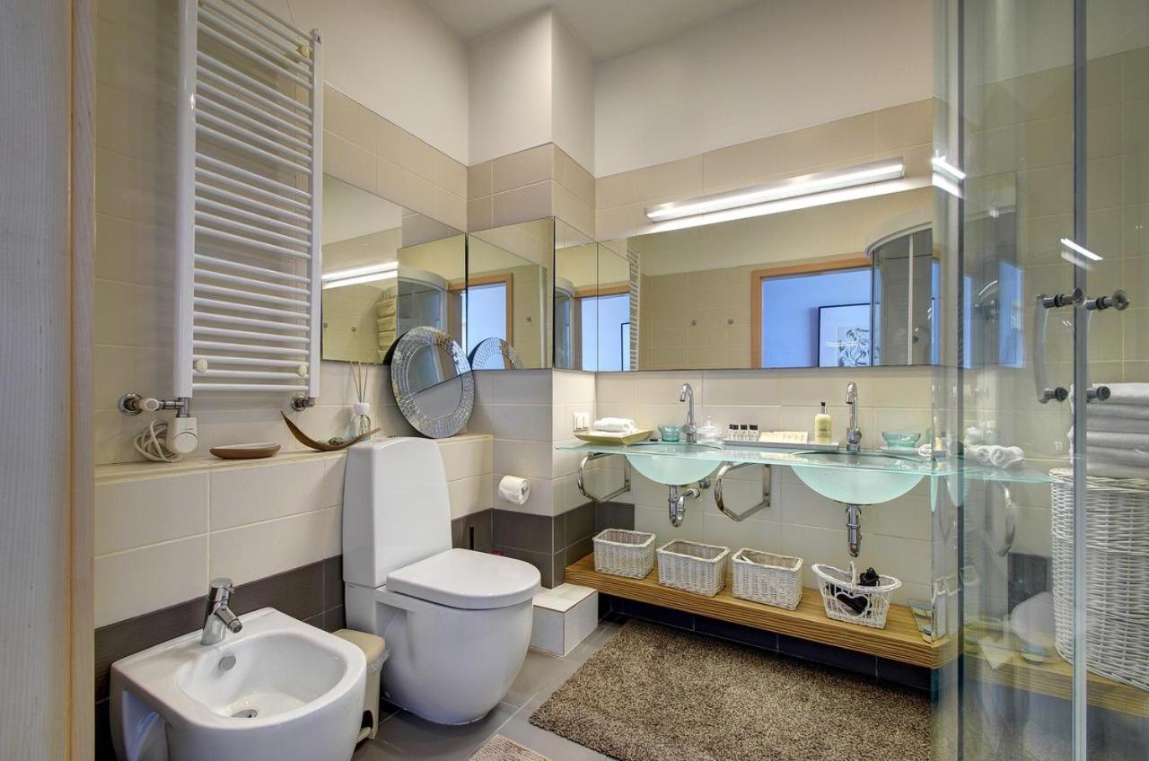 Helios Luxury apartment in Vilnius skyscraper view 3