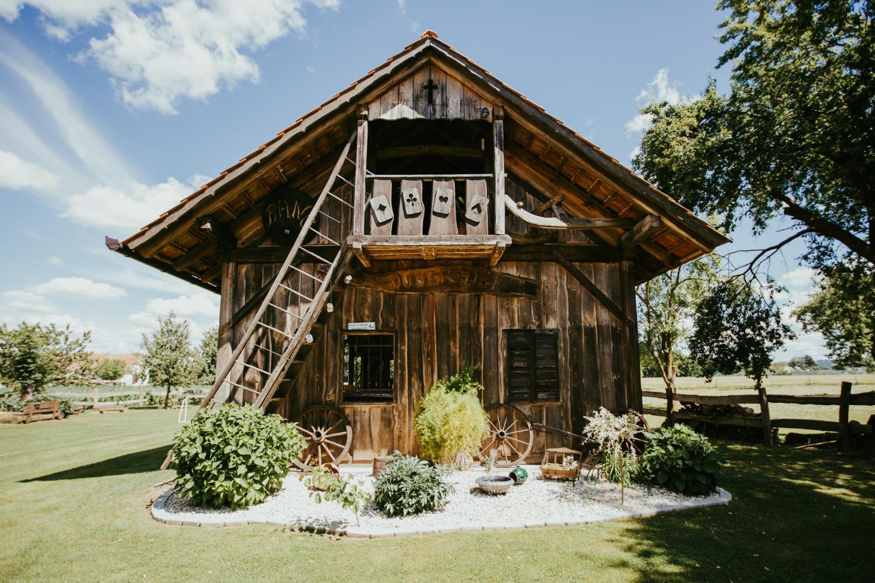 RANČ JUREŠ - Relaxing Countryside Escape