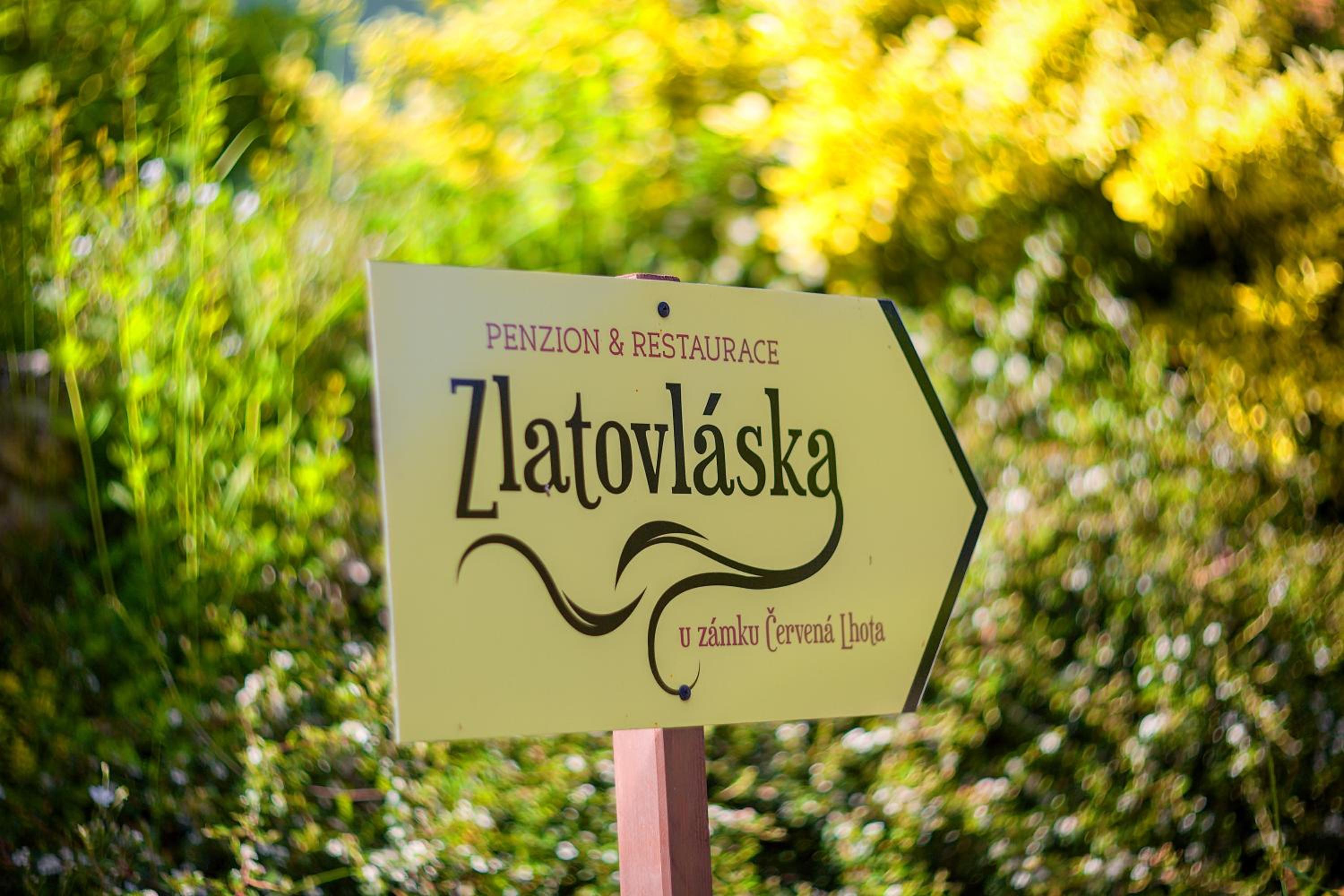 Penzion a restaurace Zlatovláska u zámku Červená Lhota