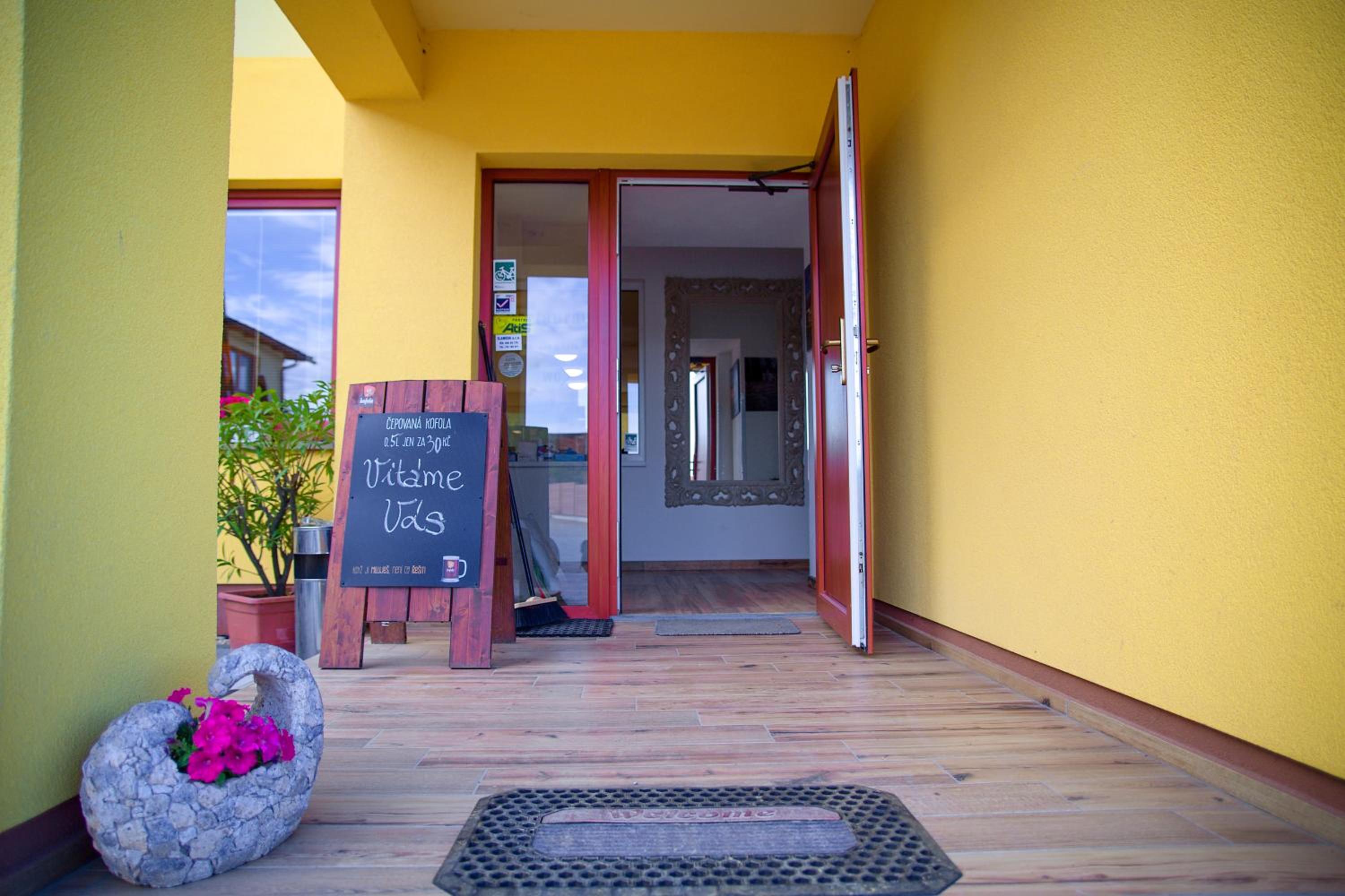 Penzion a restaurace Zlatovláska u zámku Červená Lhota
