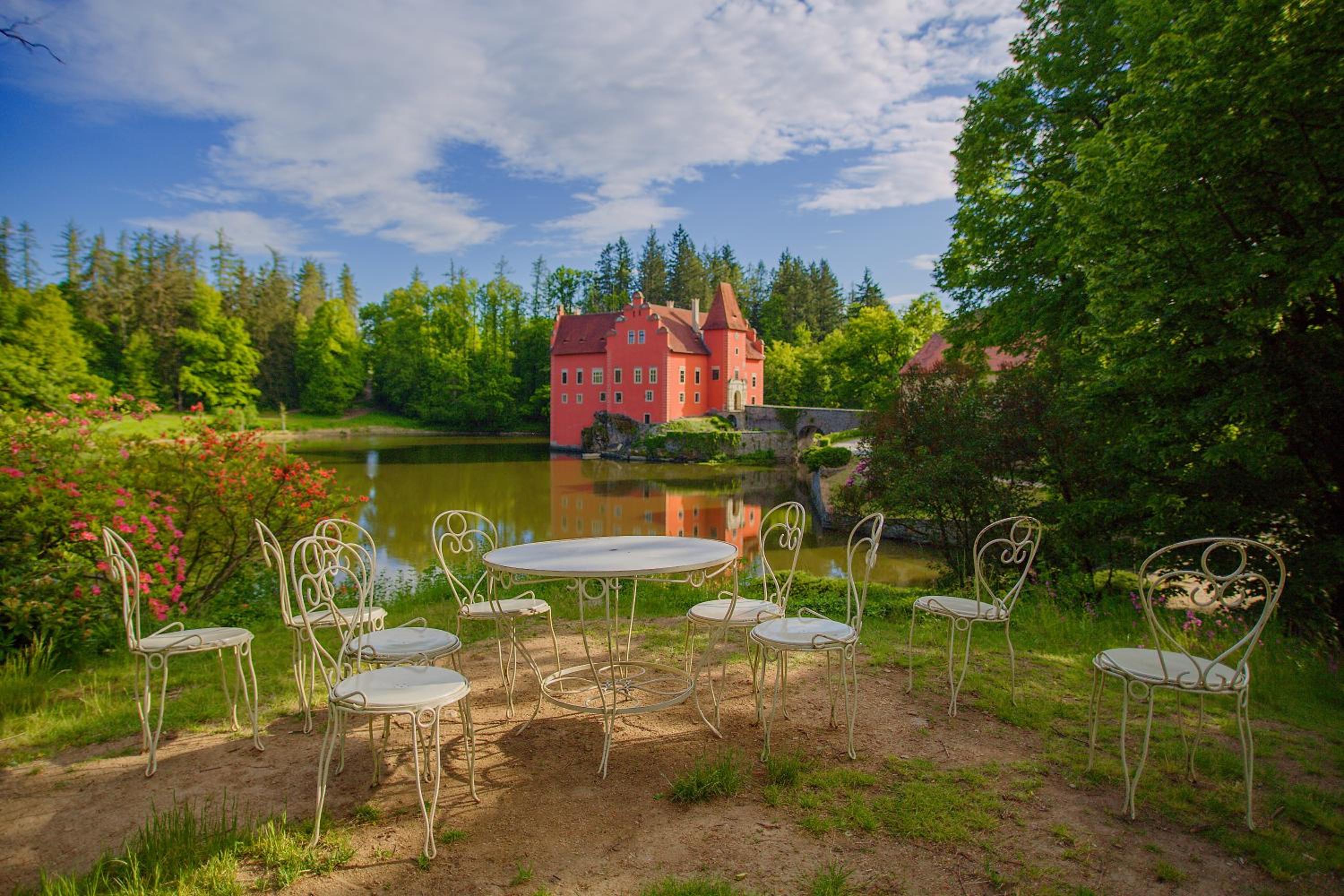 Penzion a restaurace Zlatovláska u zámku Červená Lhota