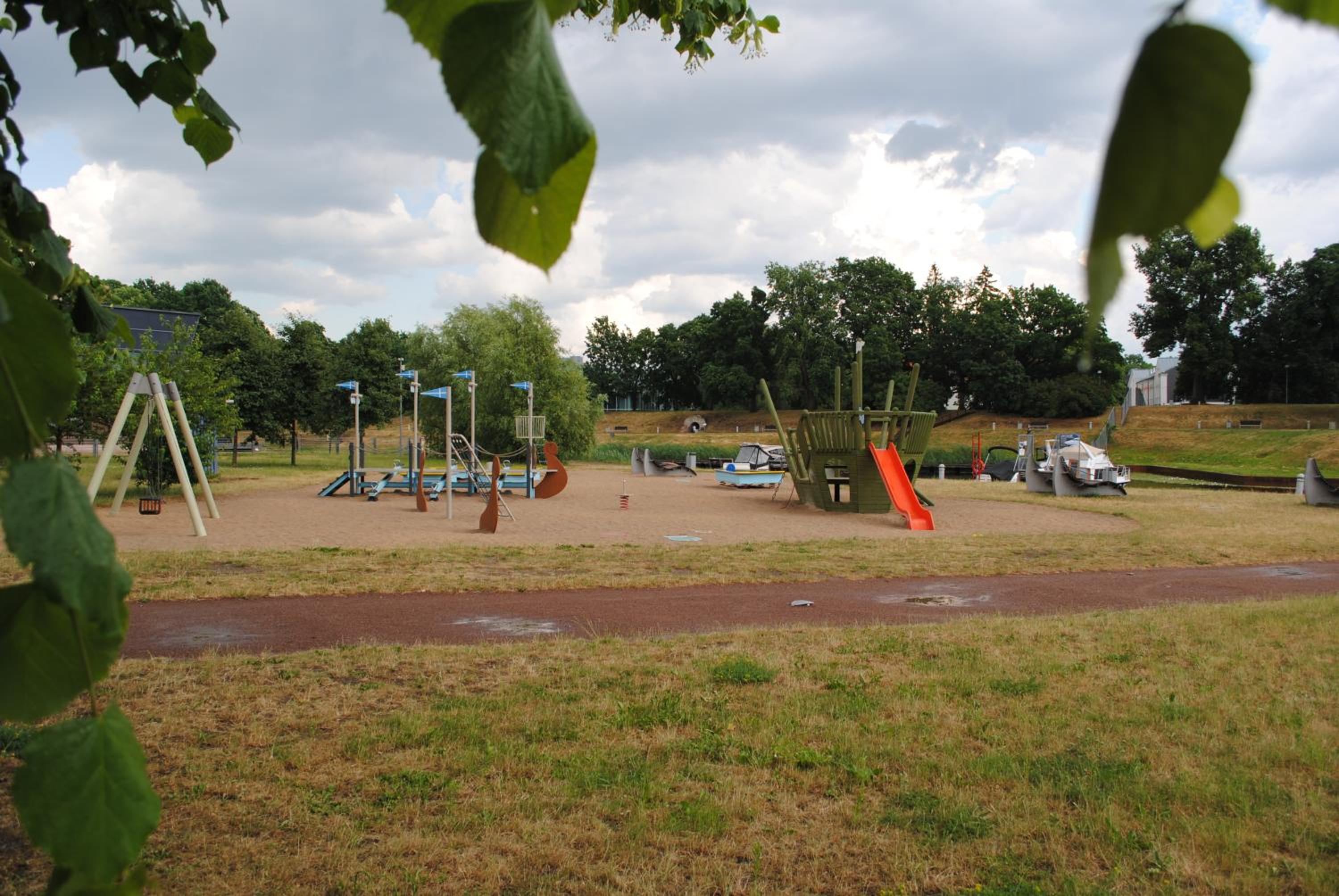 Aadelheide Family Apartments