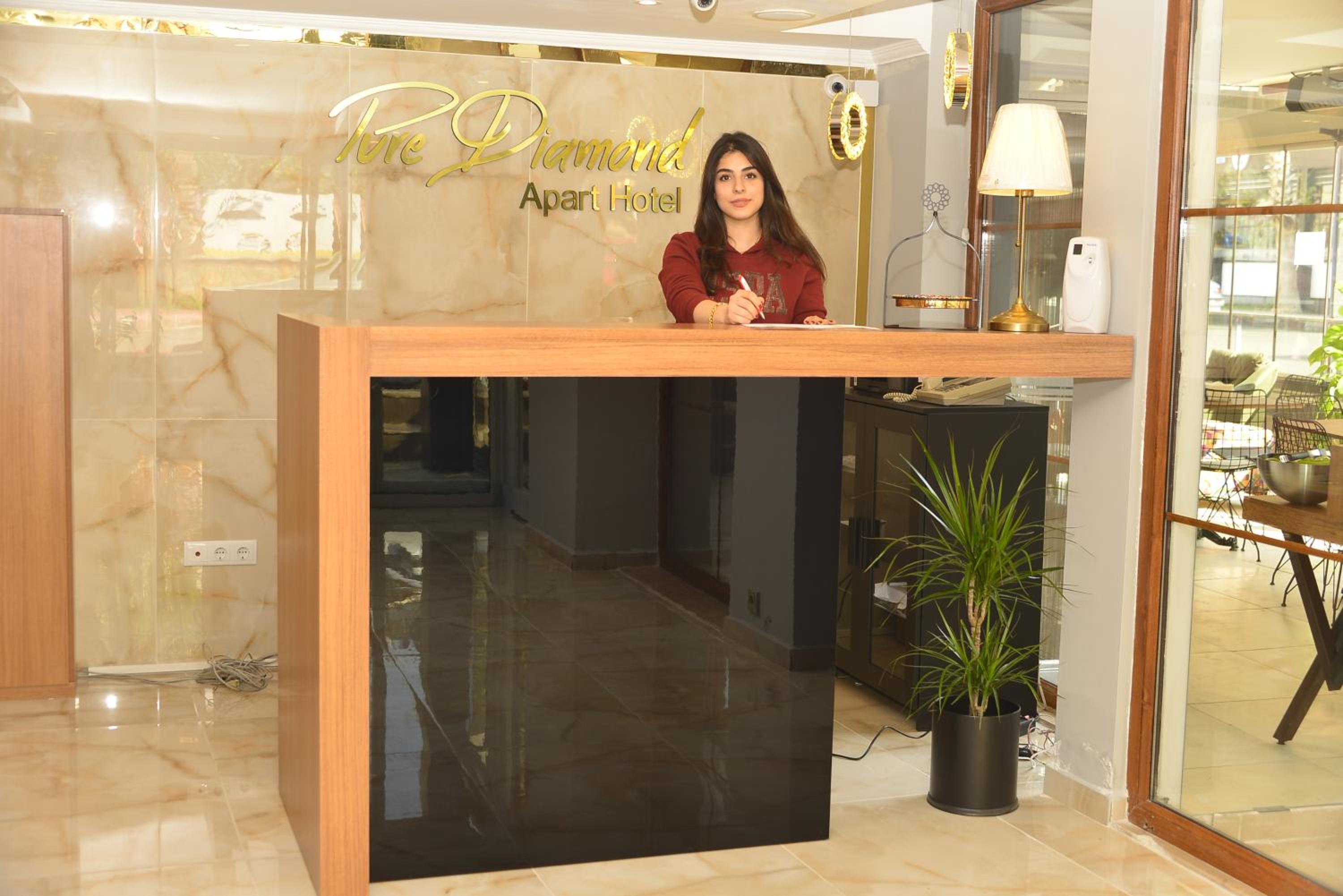 Pure Diamond Otel - Image 7