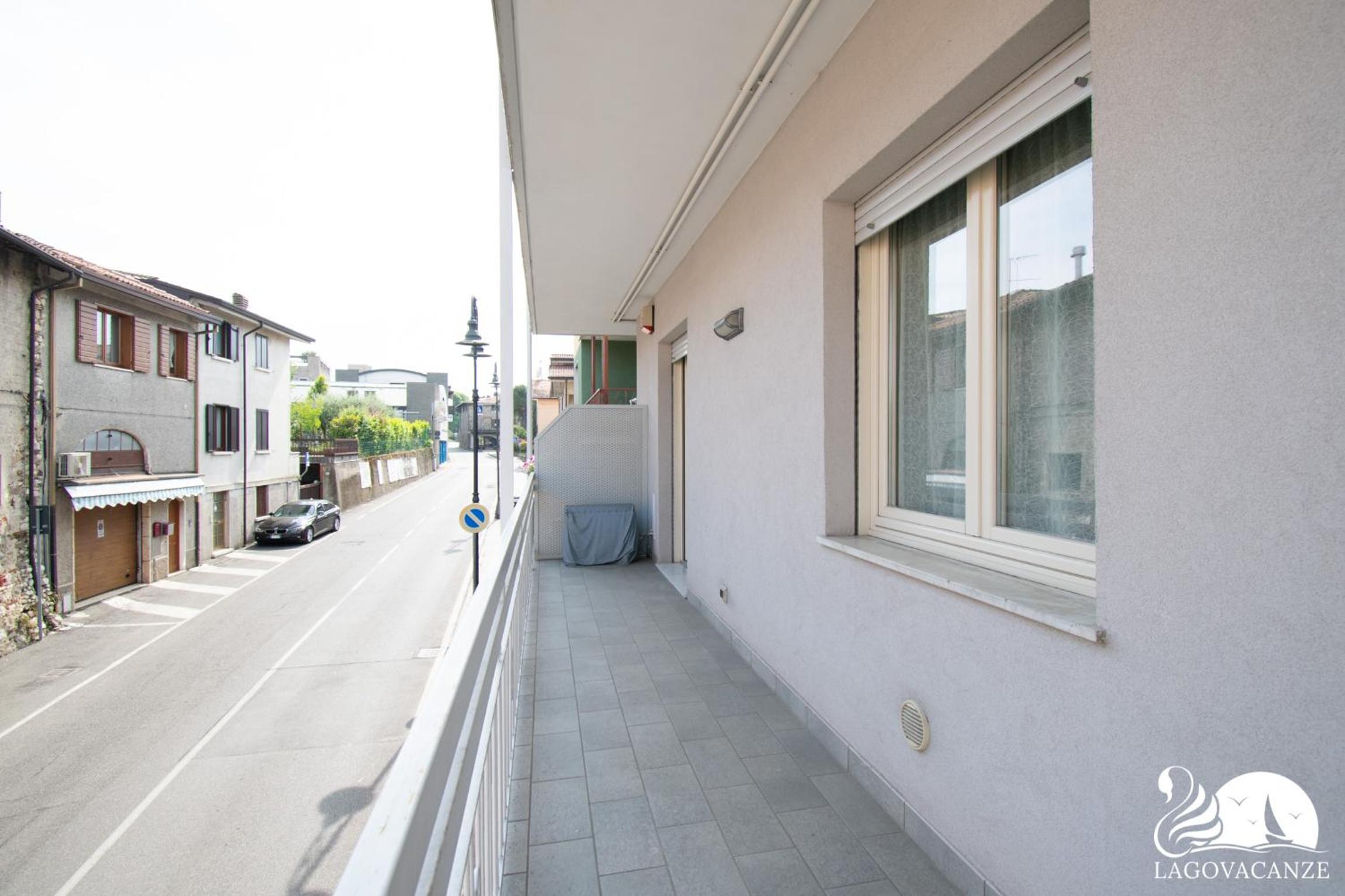 Central Suite Moniga view 4
