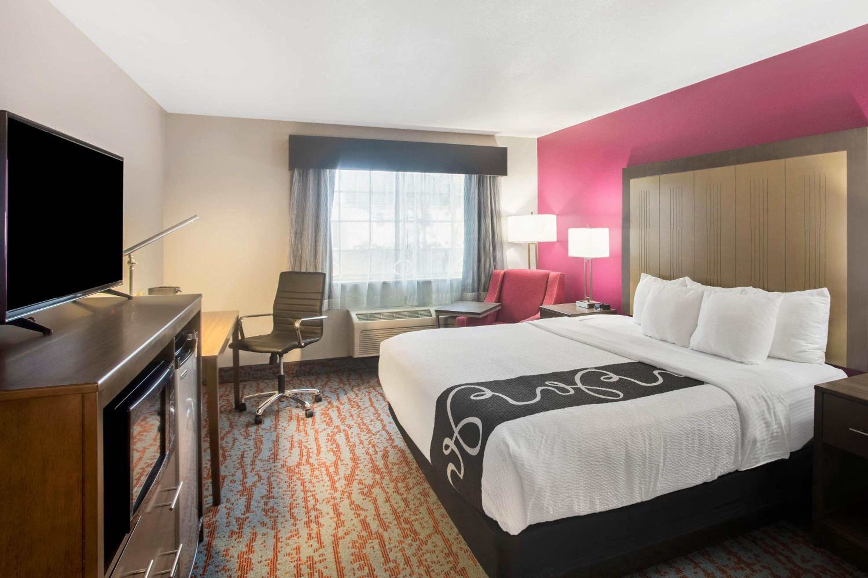 La Quinta by Wyndham Fort Smith - Property Image 2