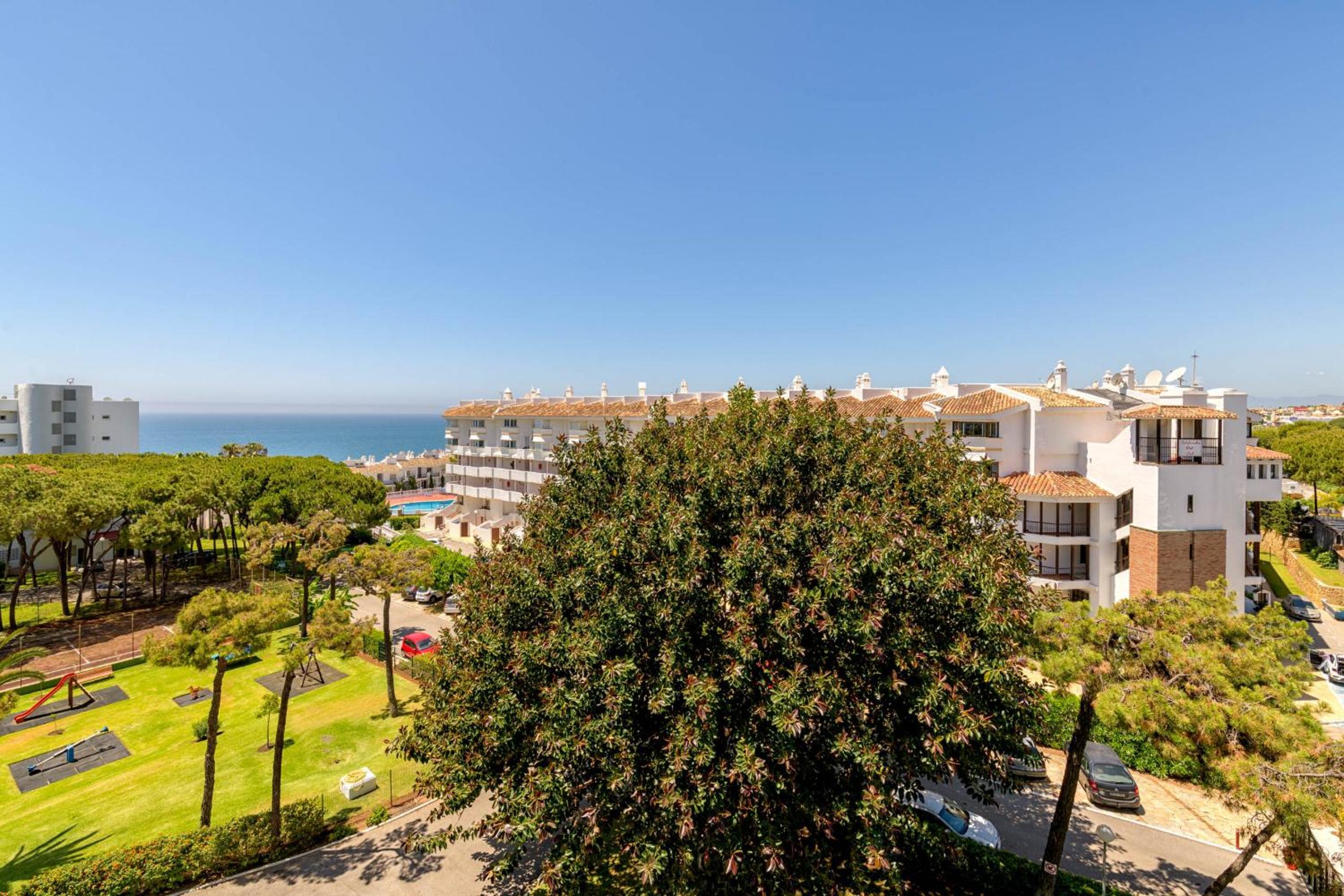 WintowinRentals Calahonda Beach, Pool & Comfort view 4