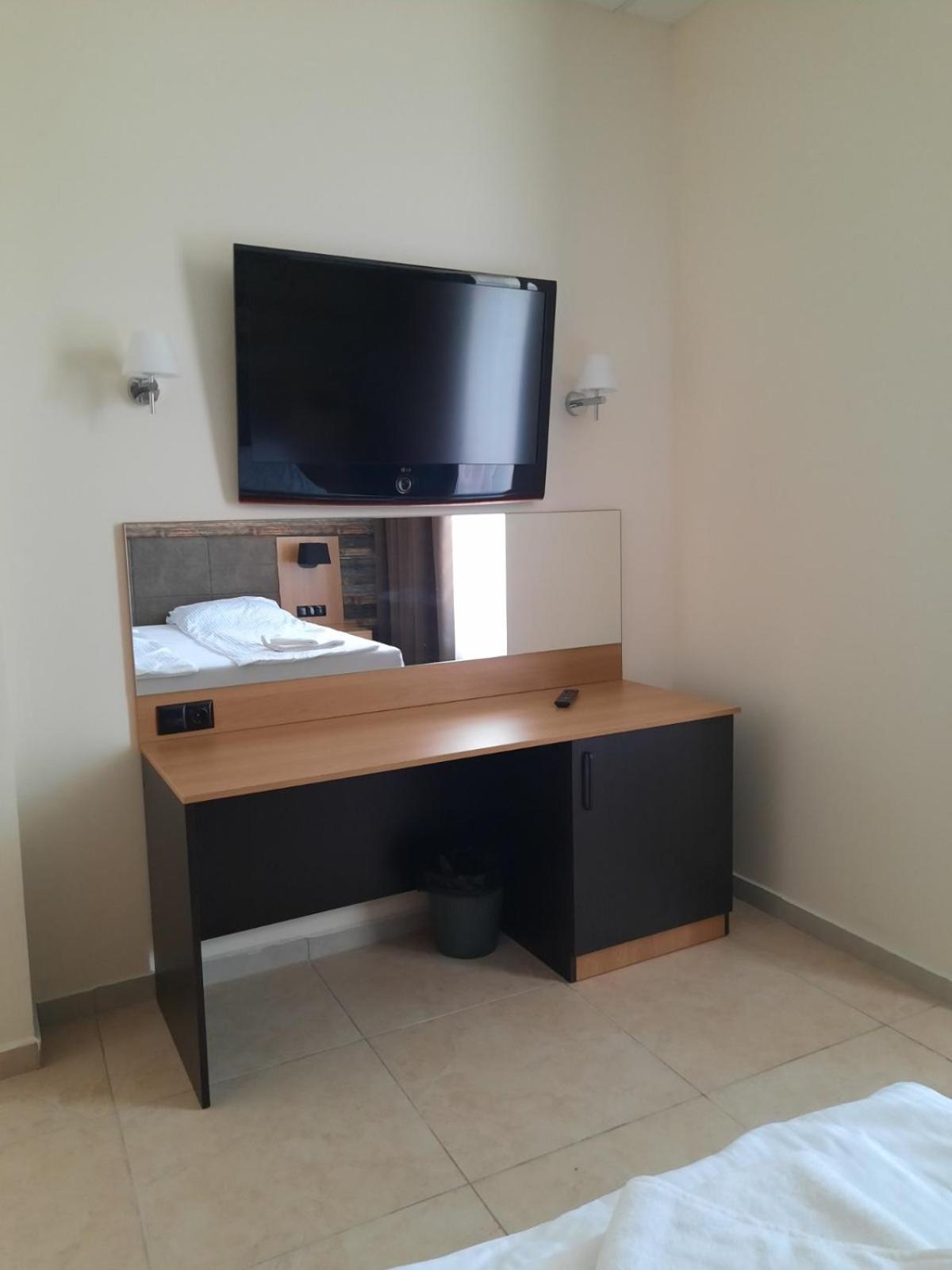 Luxurious Studios Nani view 5