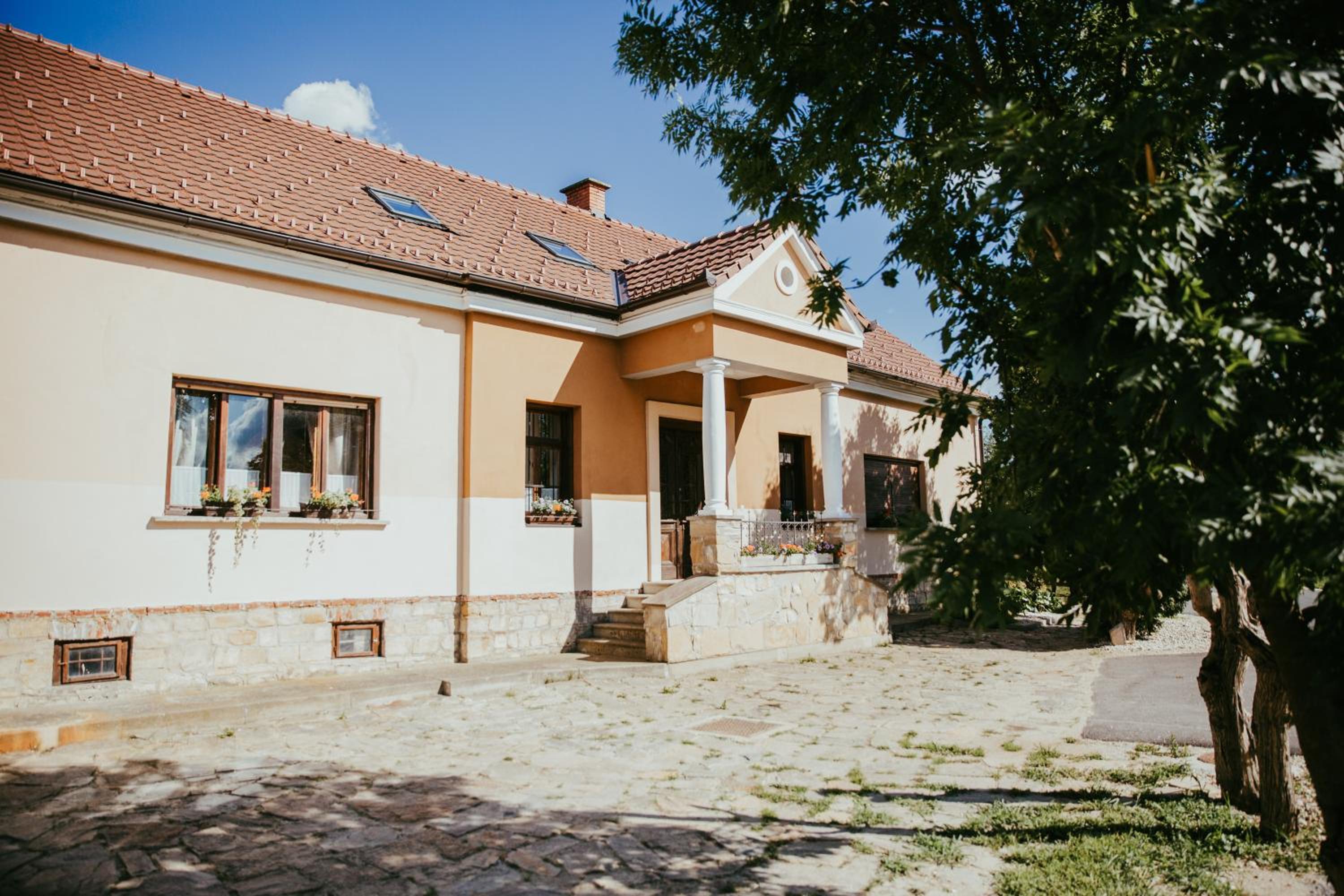 RANČ JUREŠ - Relaxing Countryside Escape