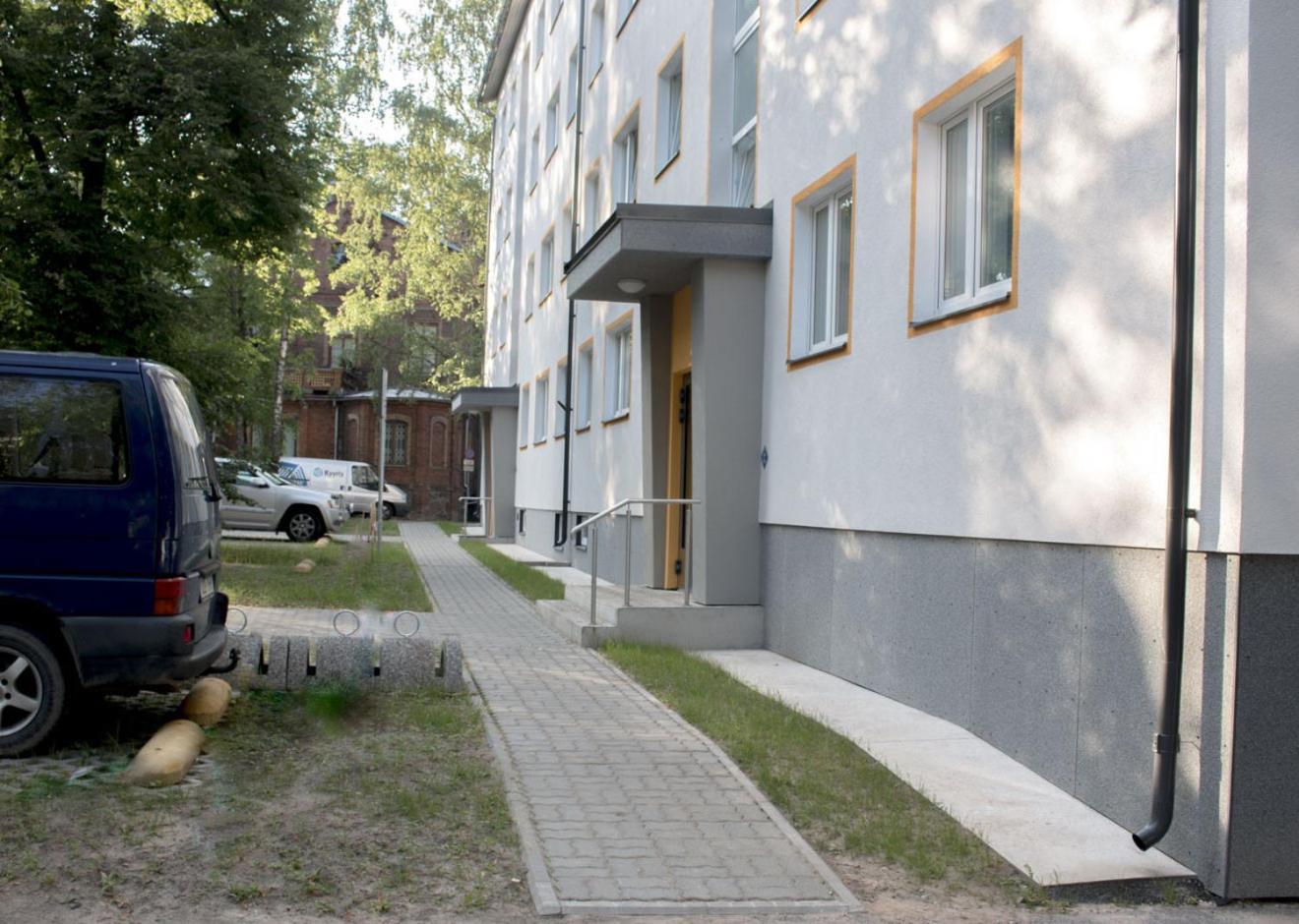 Hotel Tiigi Bibliotheca, parking Tartu Home - Image 1