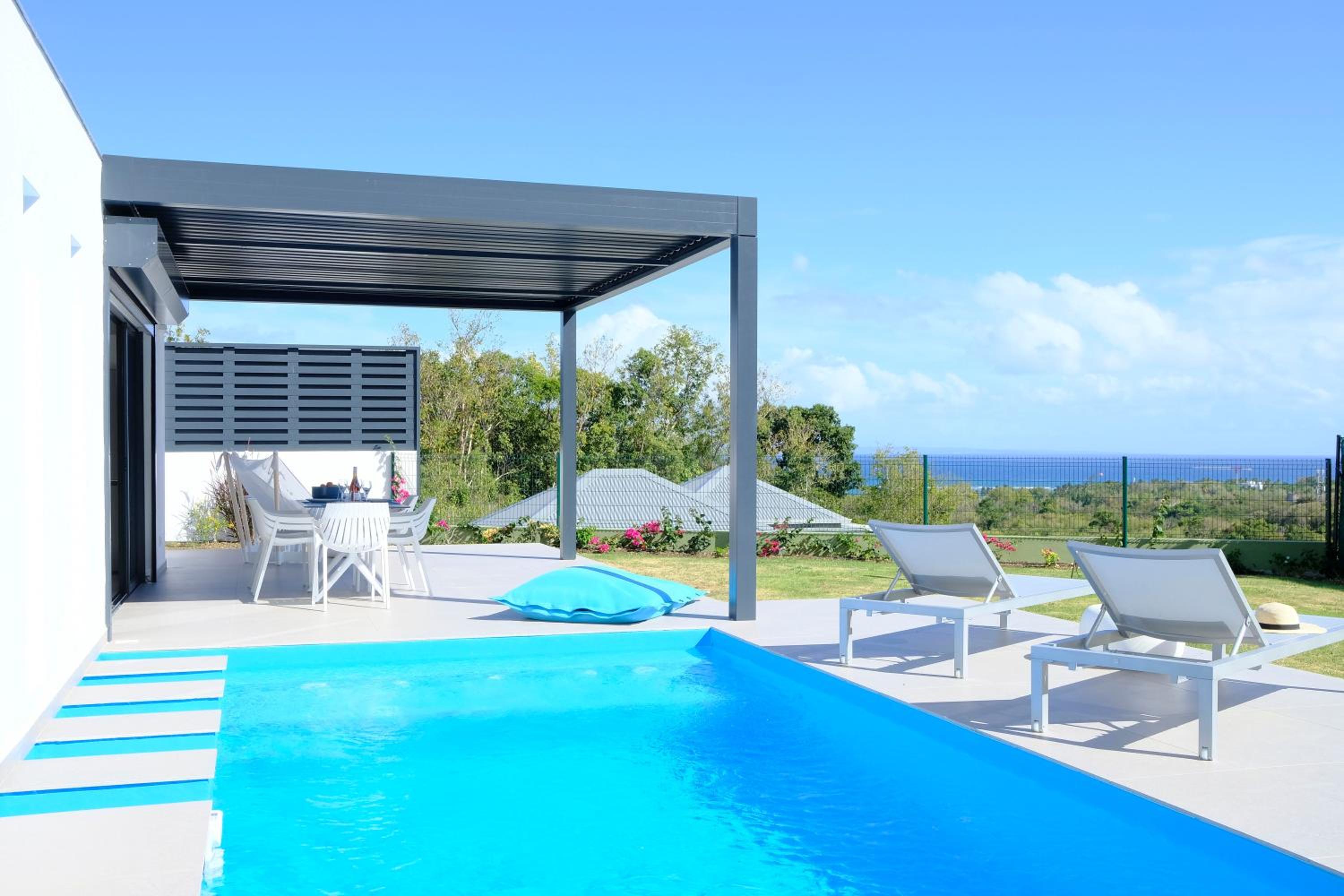 Tropic & Chic view 2