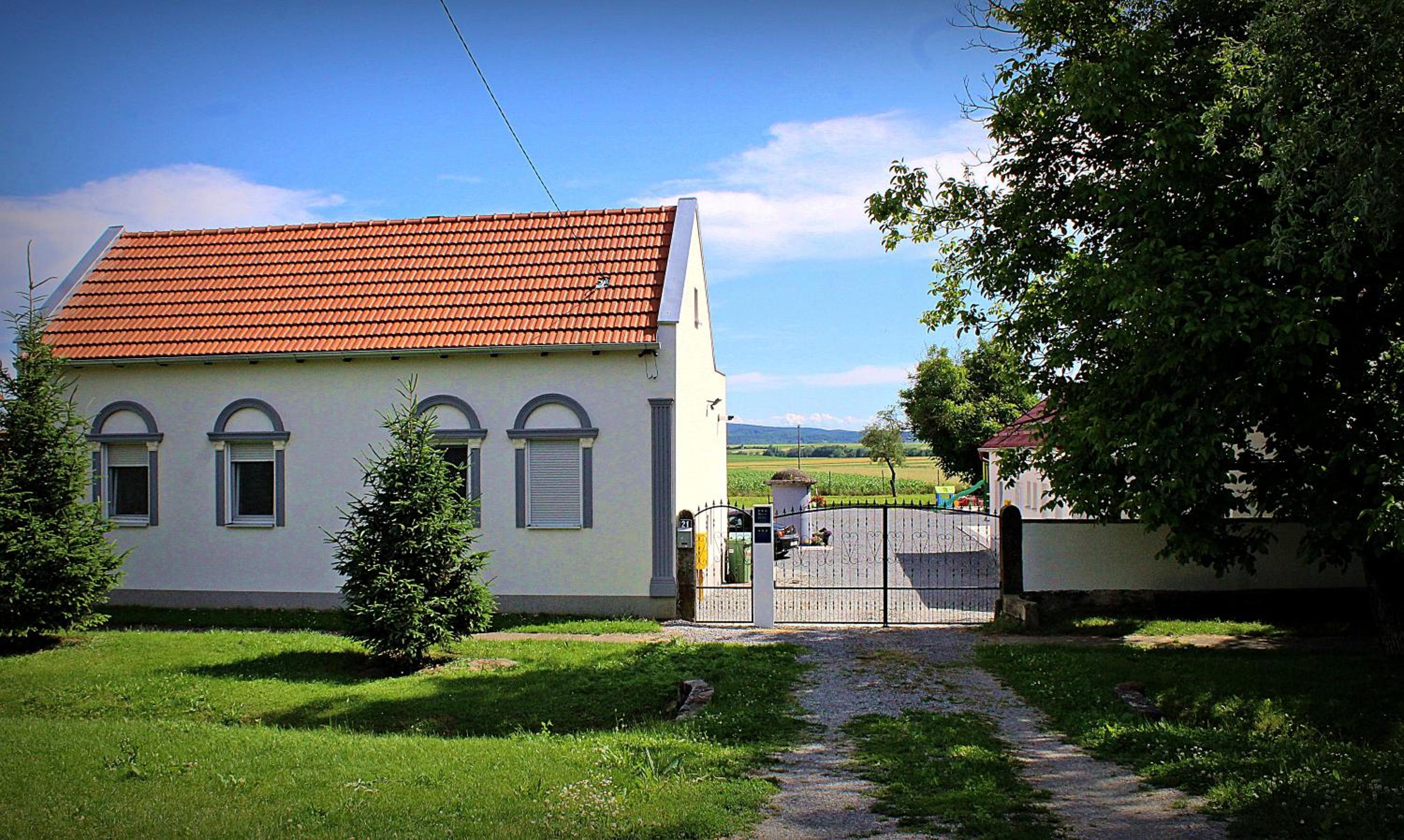 Yosefsfeld view 2