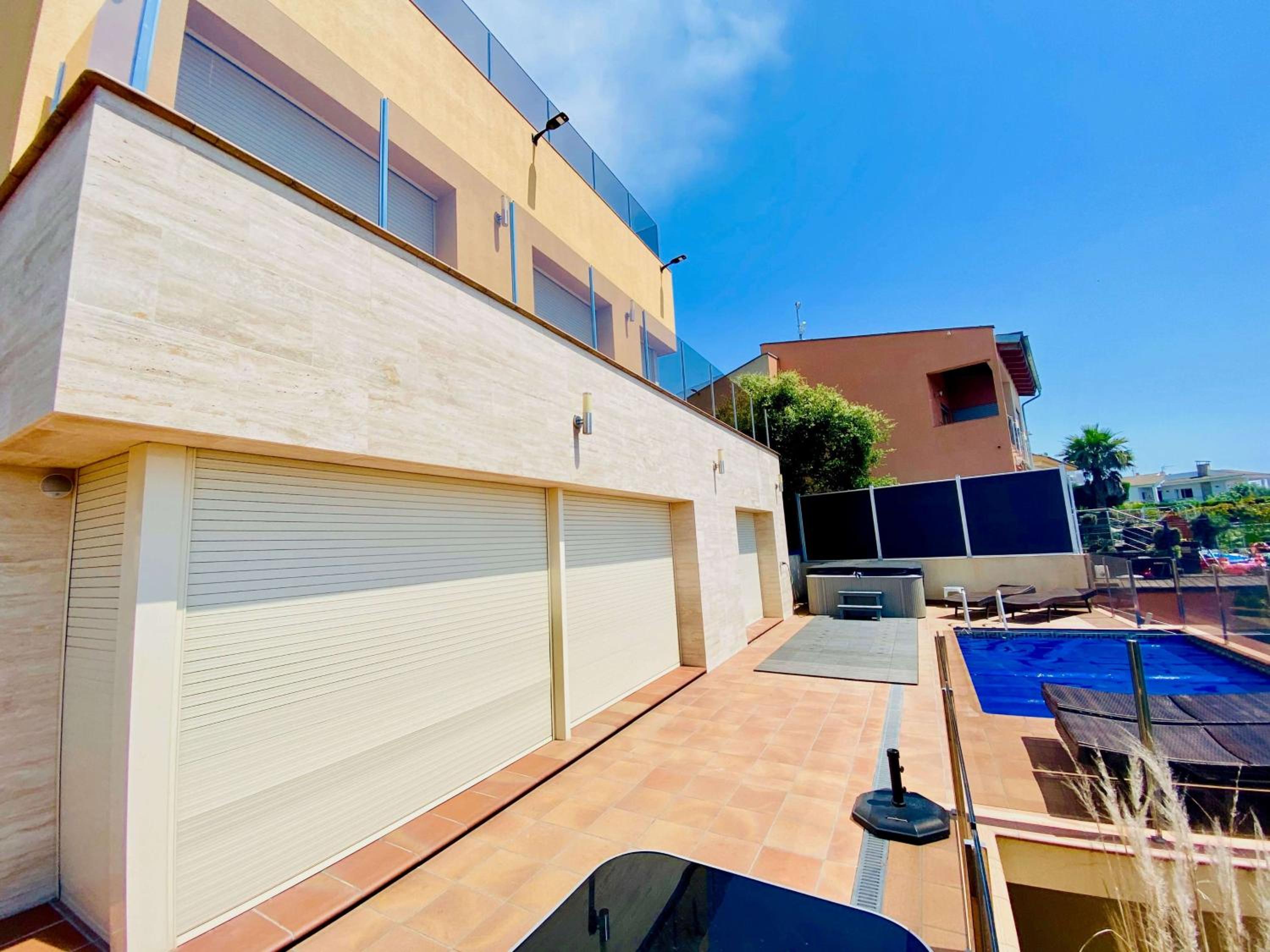 Luxury villa Investingspain with sea views, pool and jacuzzi view 4