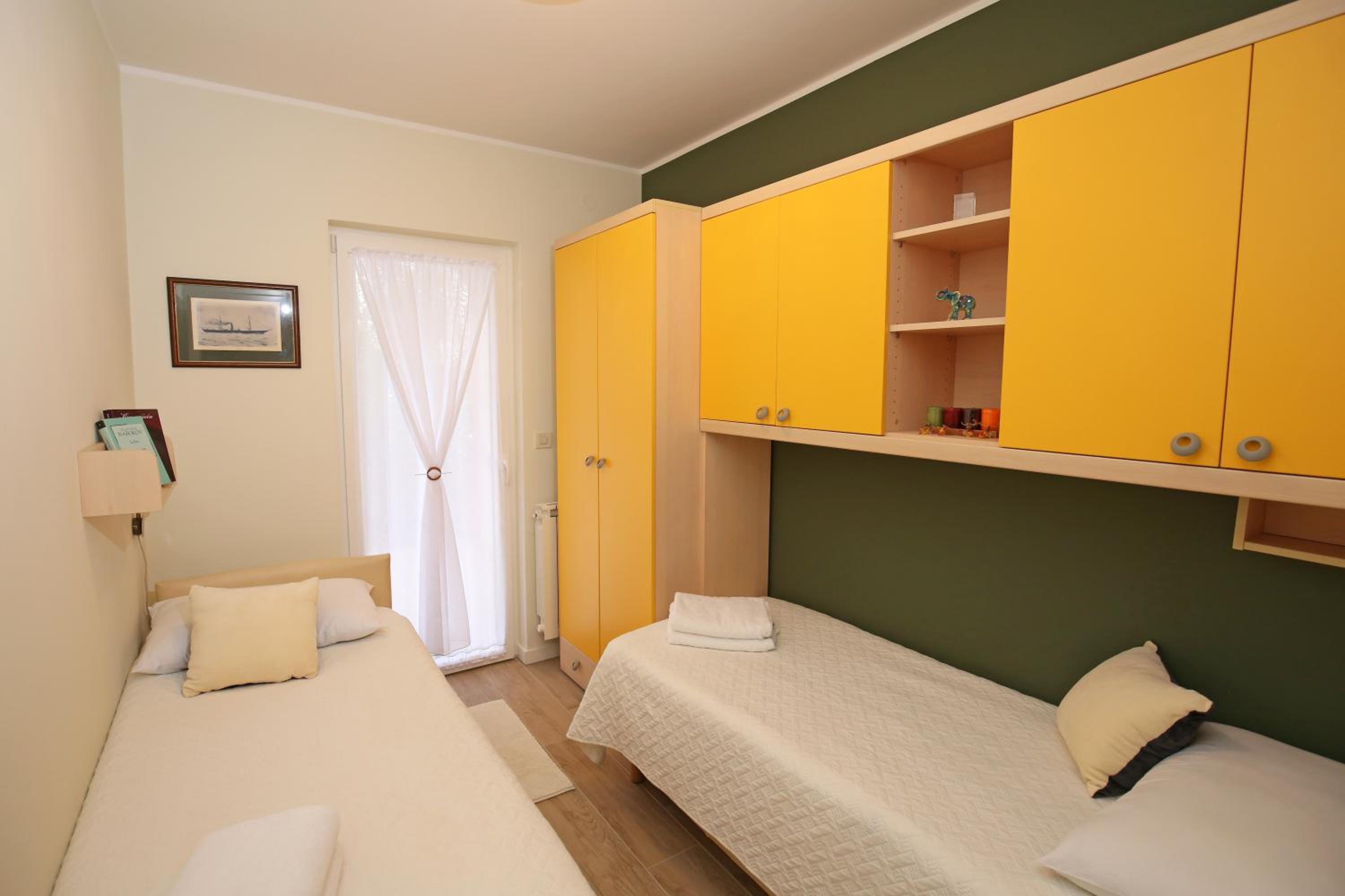Apartments Paola