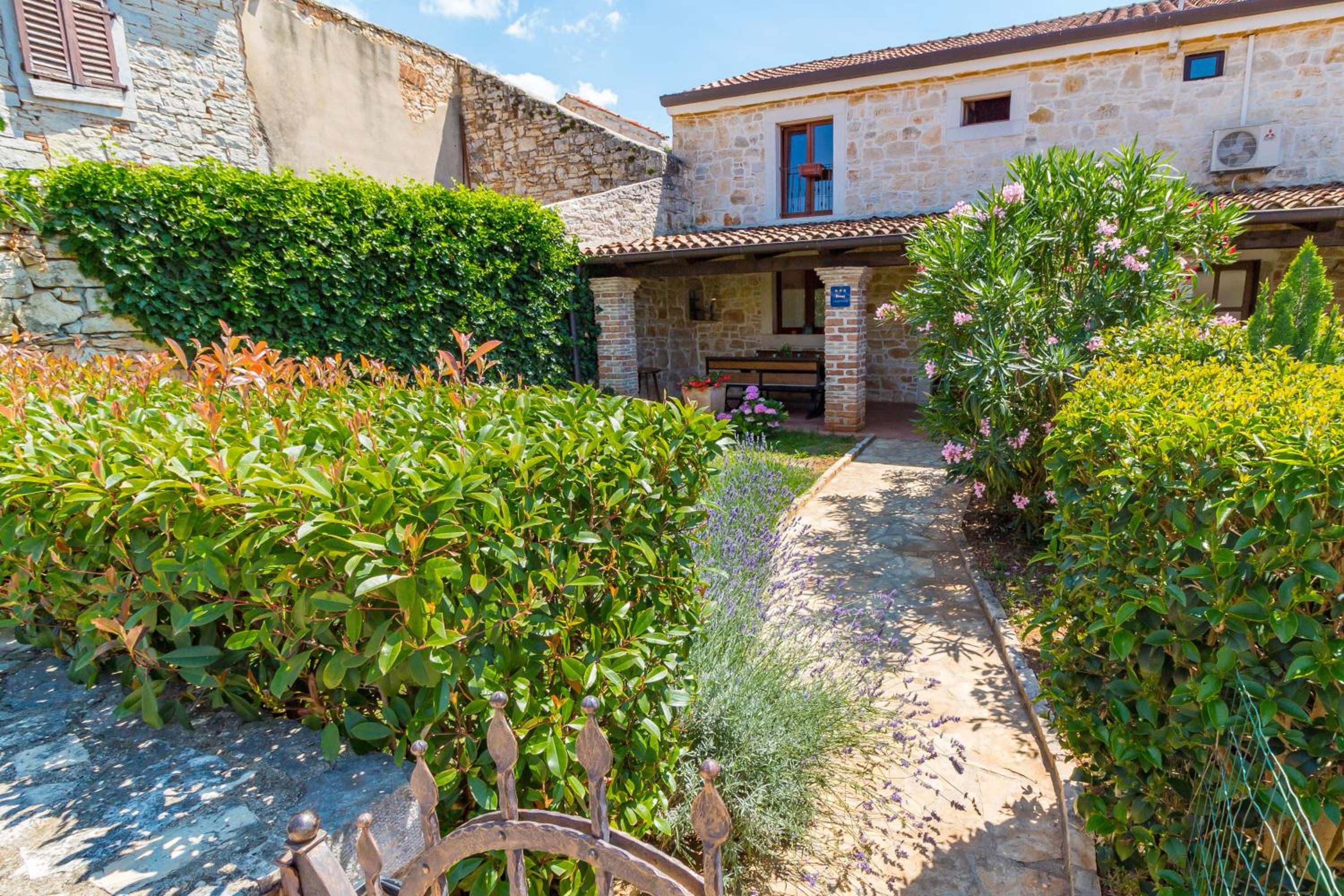 Casa Ghedda view 2