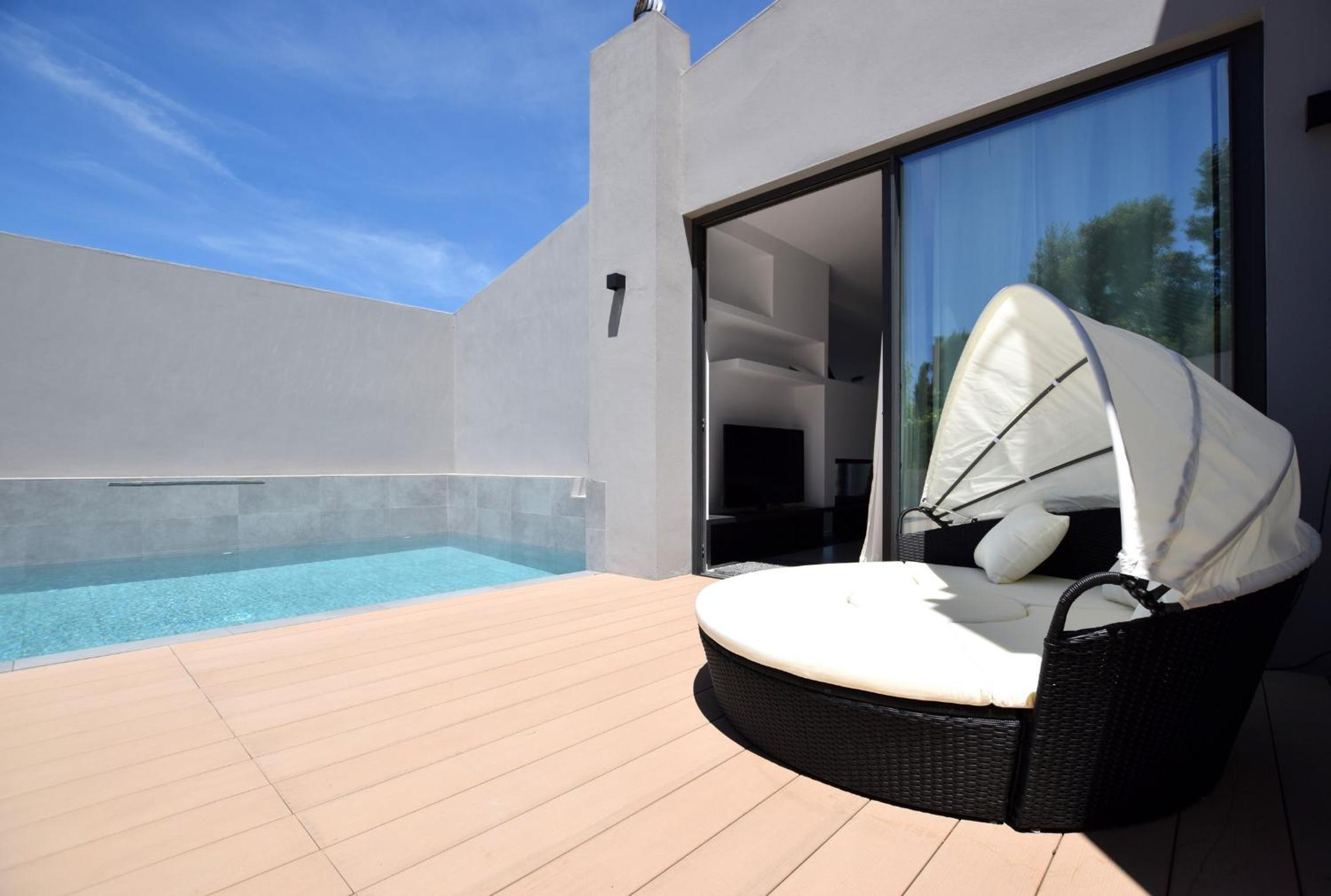 Casa Lou, architect villa with heated pool at Begur, 470m2 view 4