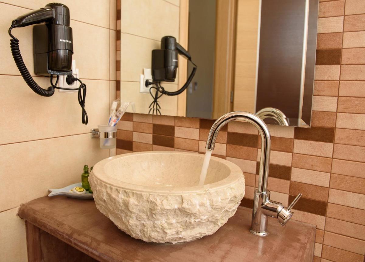 Oasis Apartments photo 5