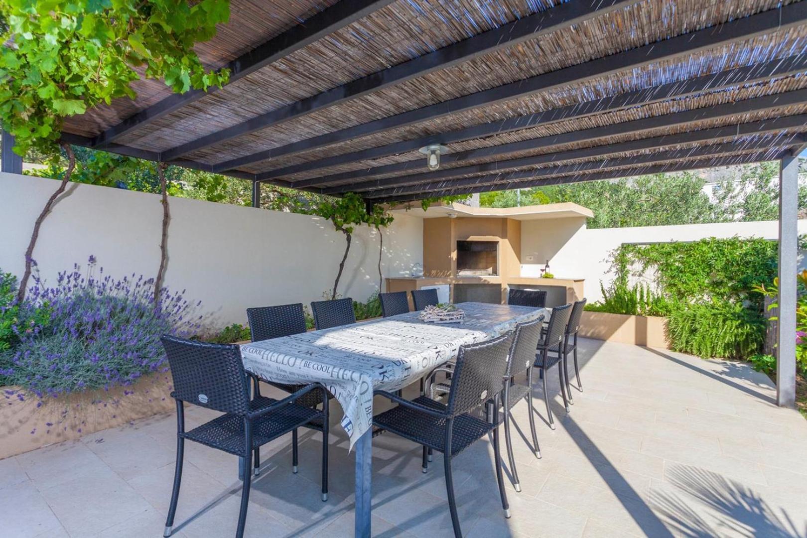 Villa Cupido in Makarska, private pool view 2