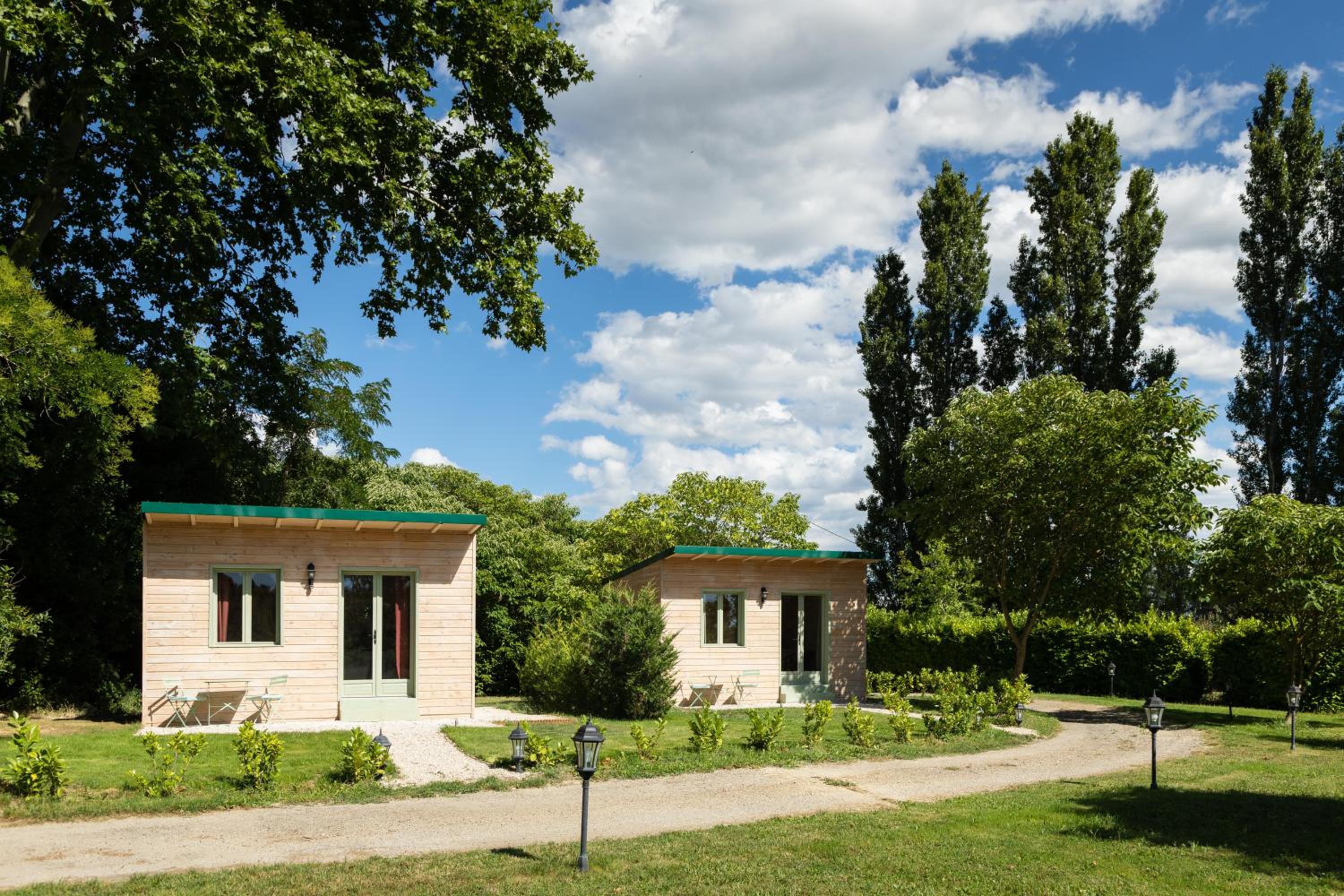 Le Mas des Cerisiers JACUZZI et SAUNA inclus pour tous les logements