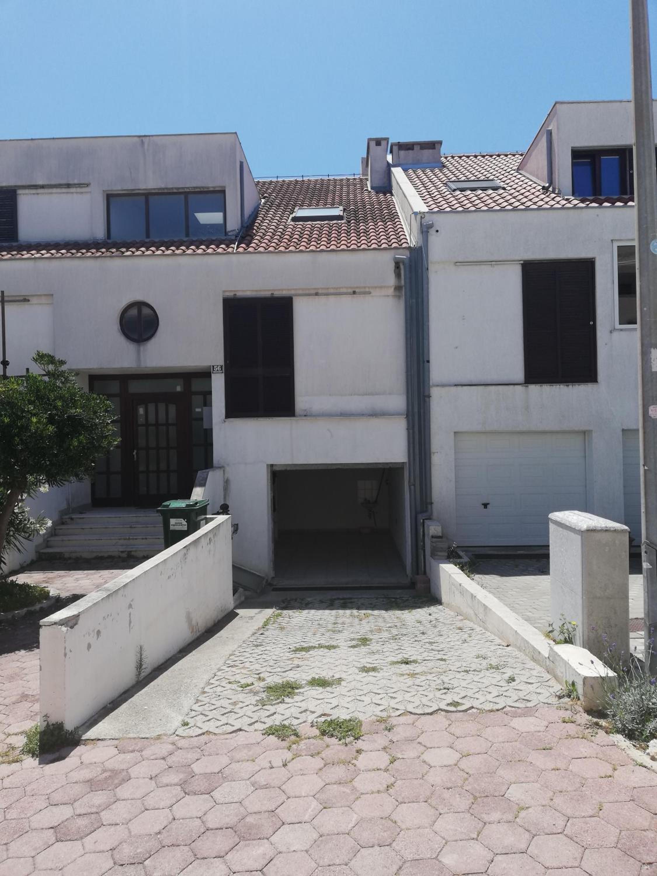 Sea view Apartment Reno w/garage
