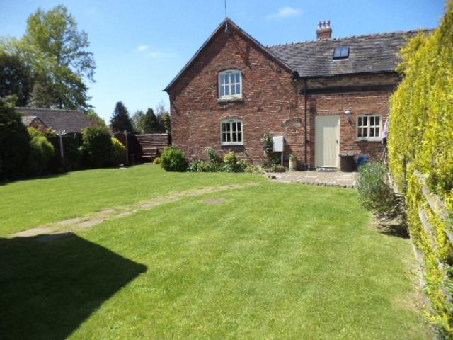 Lapwing Cottage view 3
