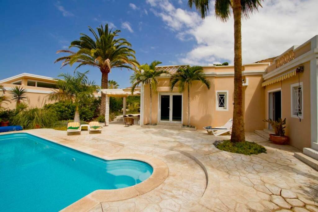 Villa-Tauro Leyh view 3