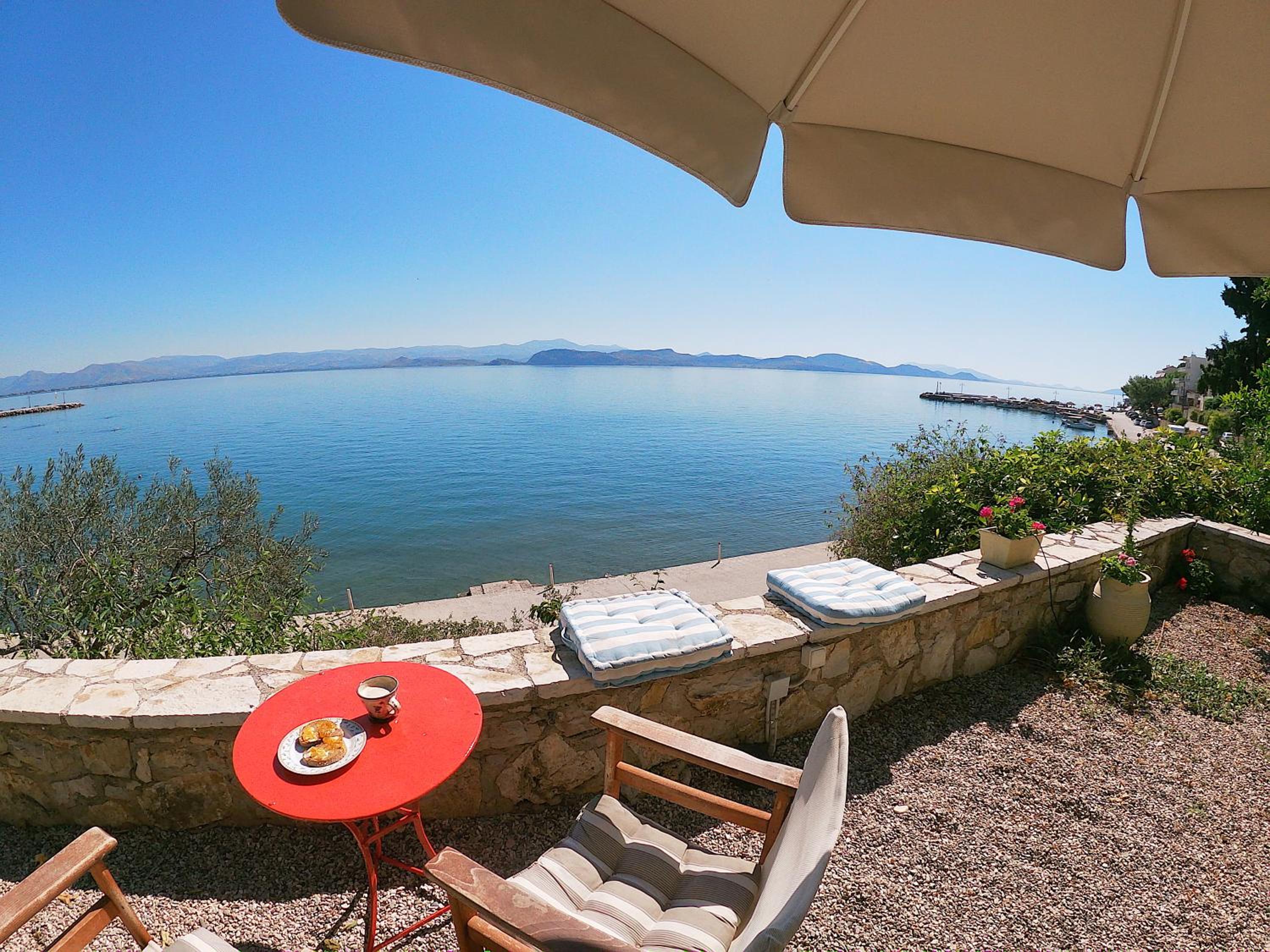 KIVERI 1876 traditional seafront cottage view 3