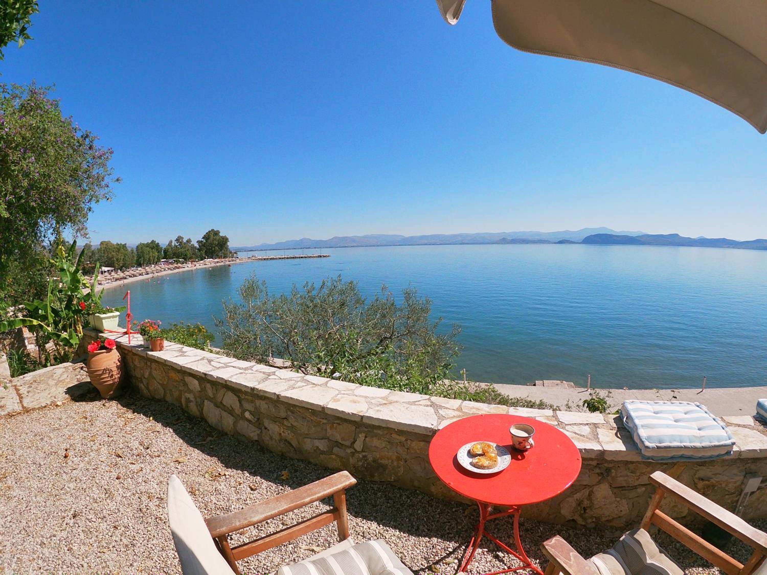 KIVERI 1876 traditional seafront cottage view 4